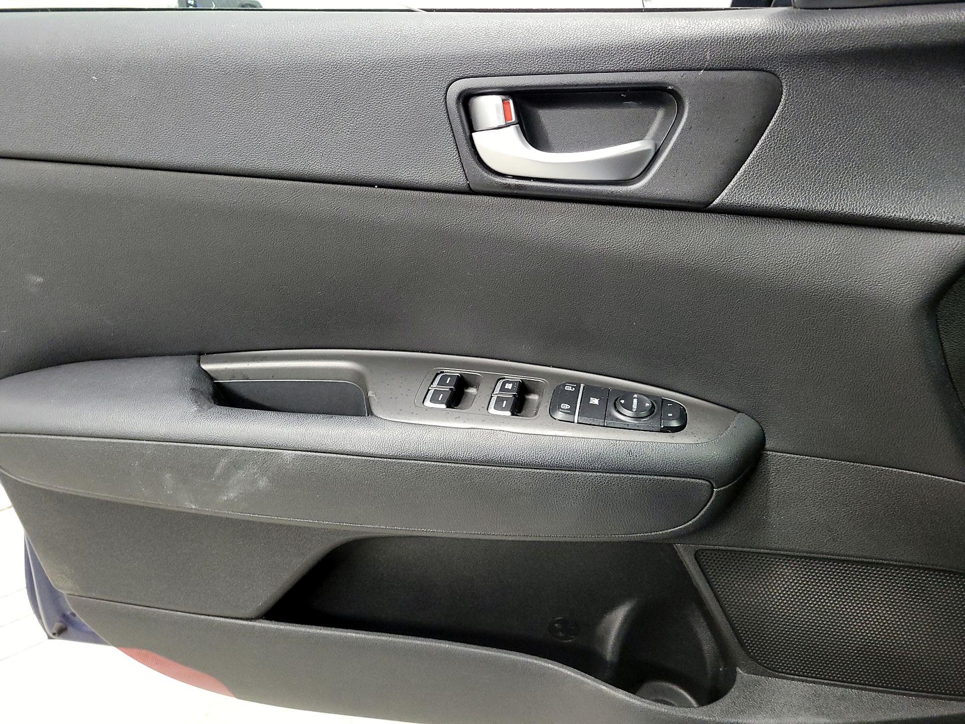 Thumbnail: 2018 Kia Optima - 12