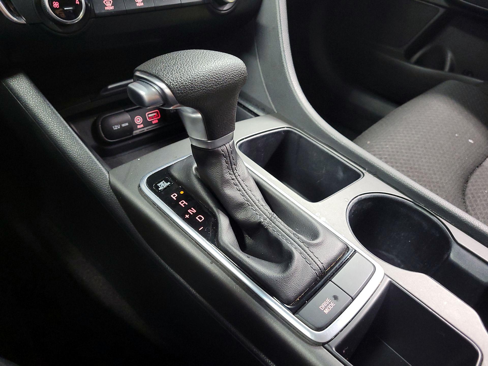 Thumbnail: 2018 Kia Optima - 17