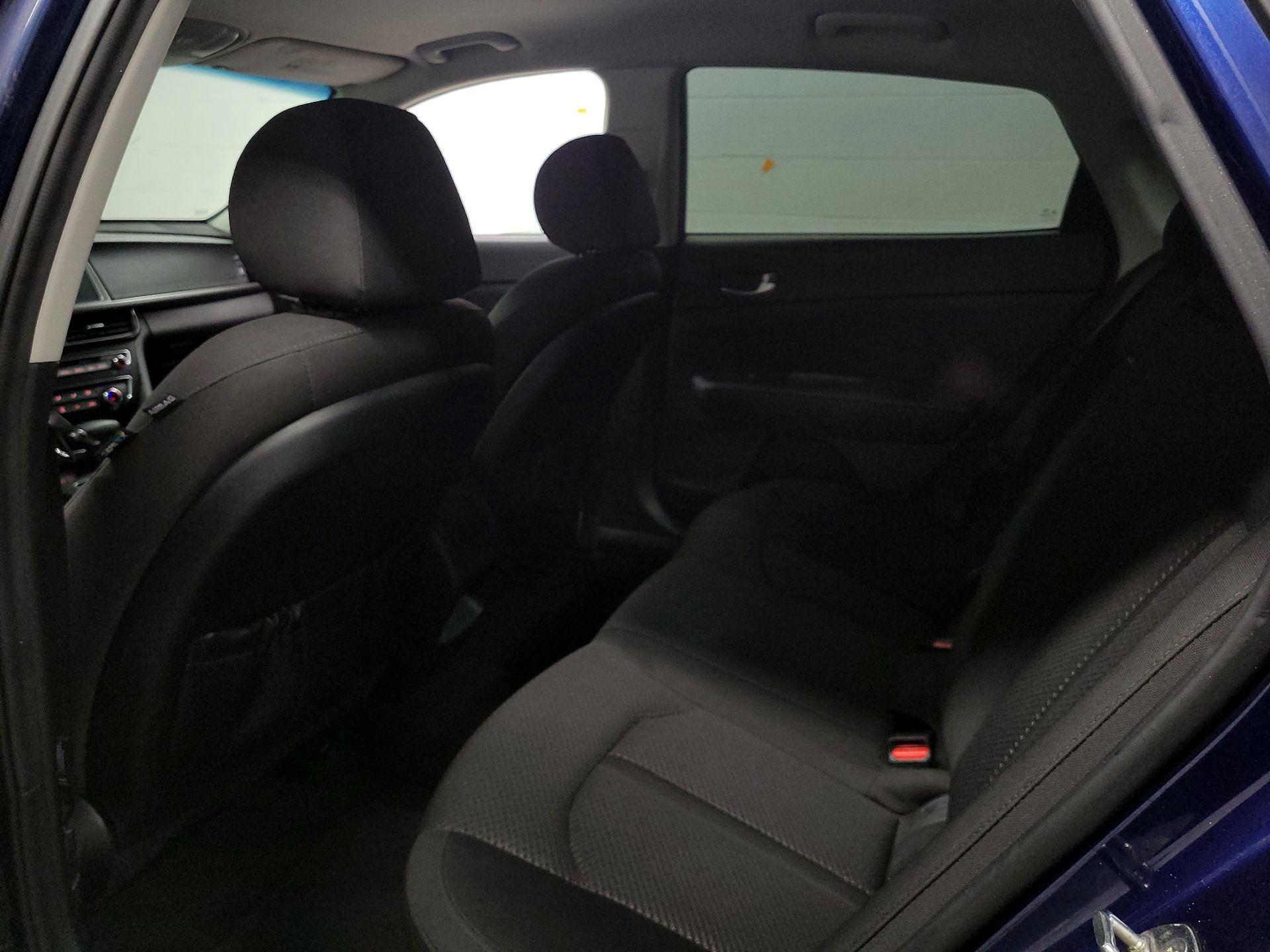 Thumbnail: 2018 Kia Optima - 18