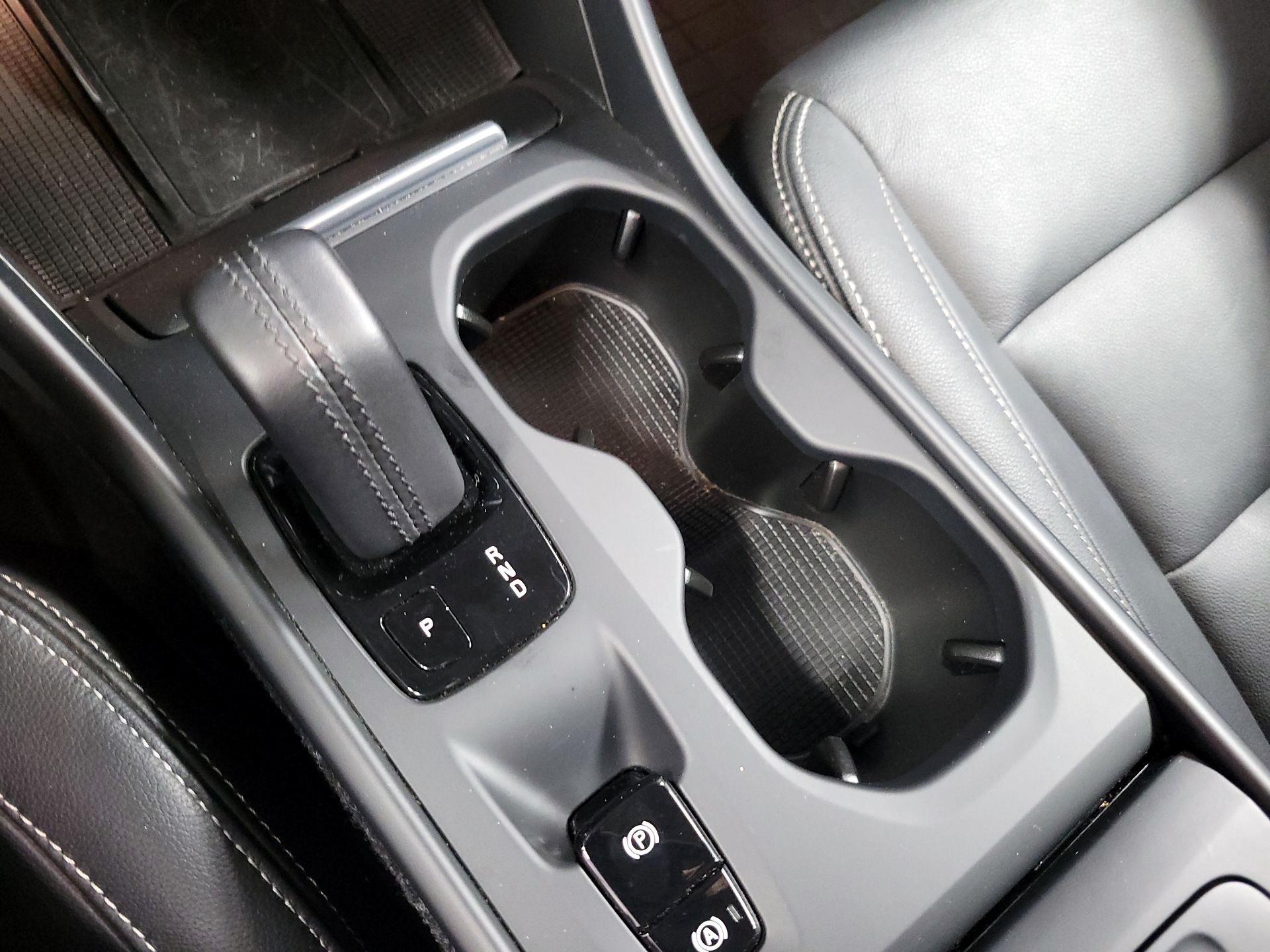 Thumbnail: 2020 Volvo XC40 - 16