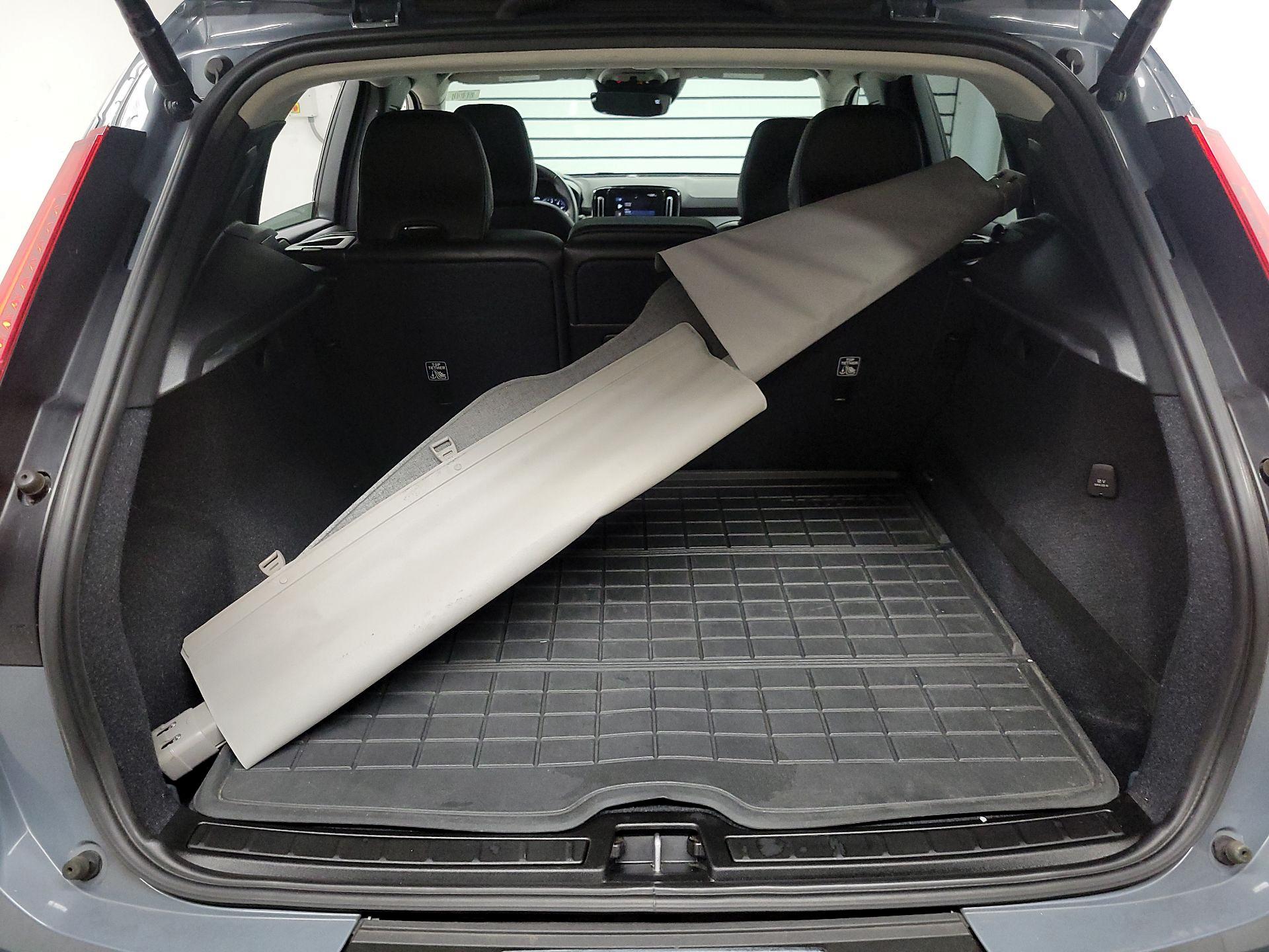 Thumbnail: 2020 Volvo XC40 - 18