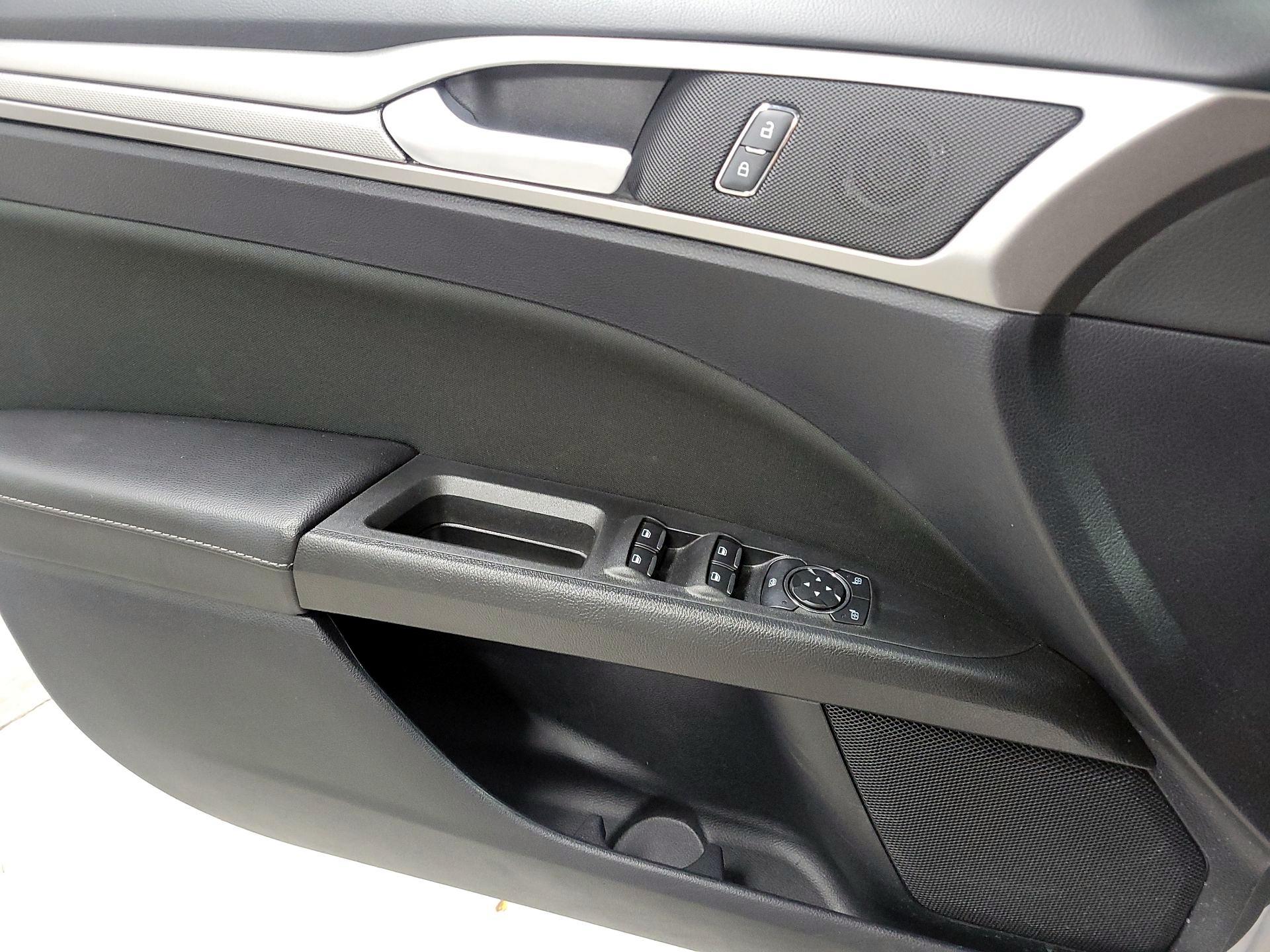 Thumbnail: 2020 Ford Fusion - 12