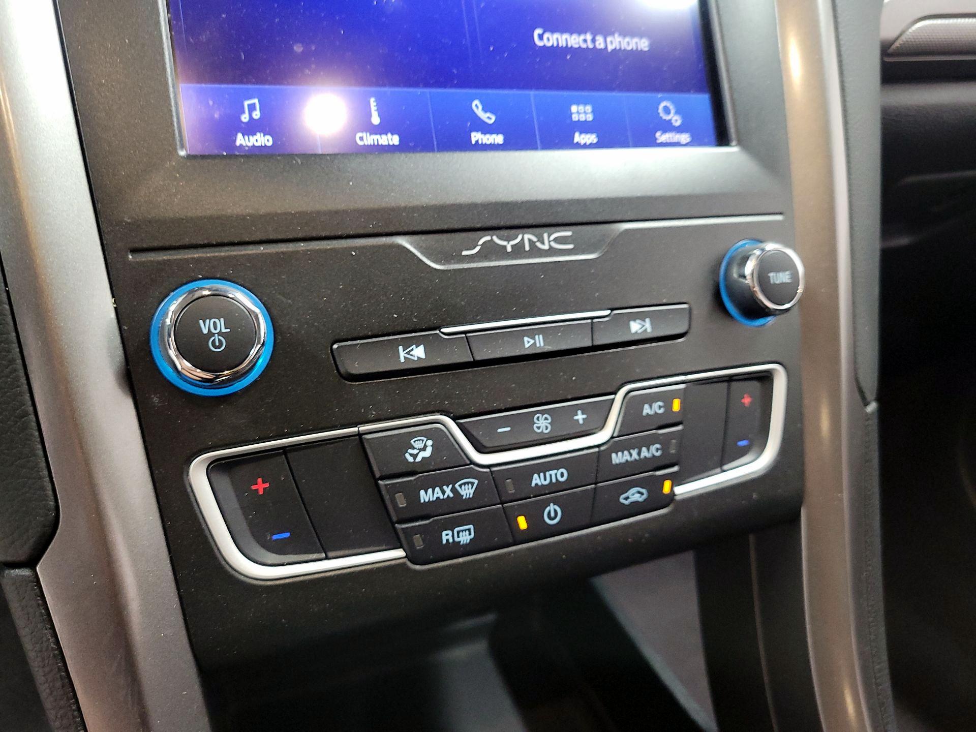 Thumbnail: 2020 Ford Fusion - 15