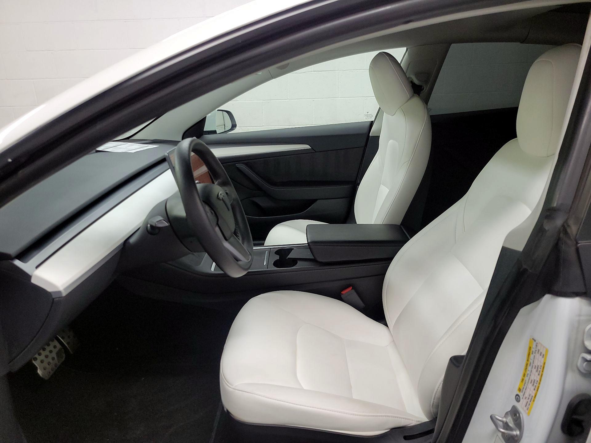 Thumbnail: 2023 Tesla Model 3 - 11