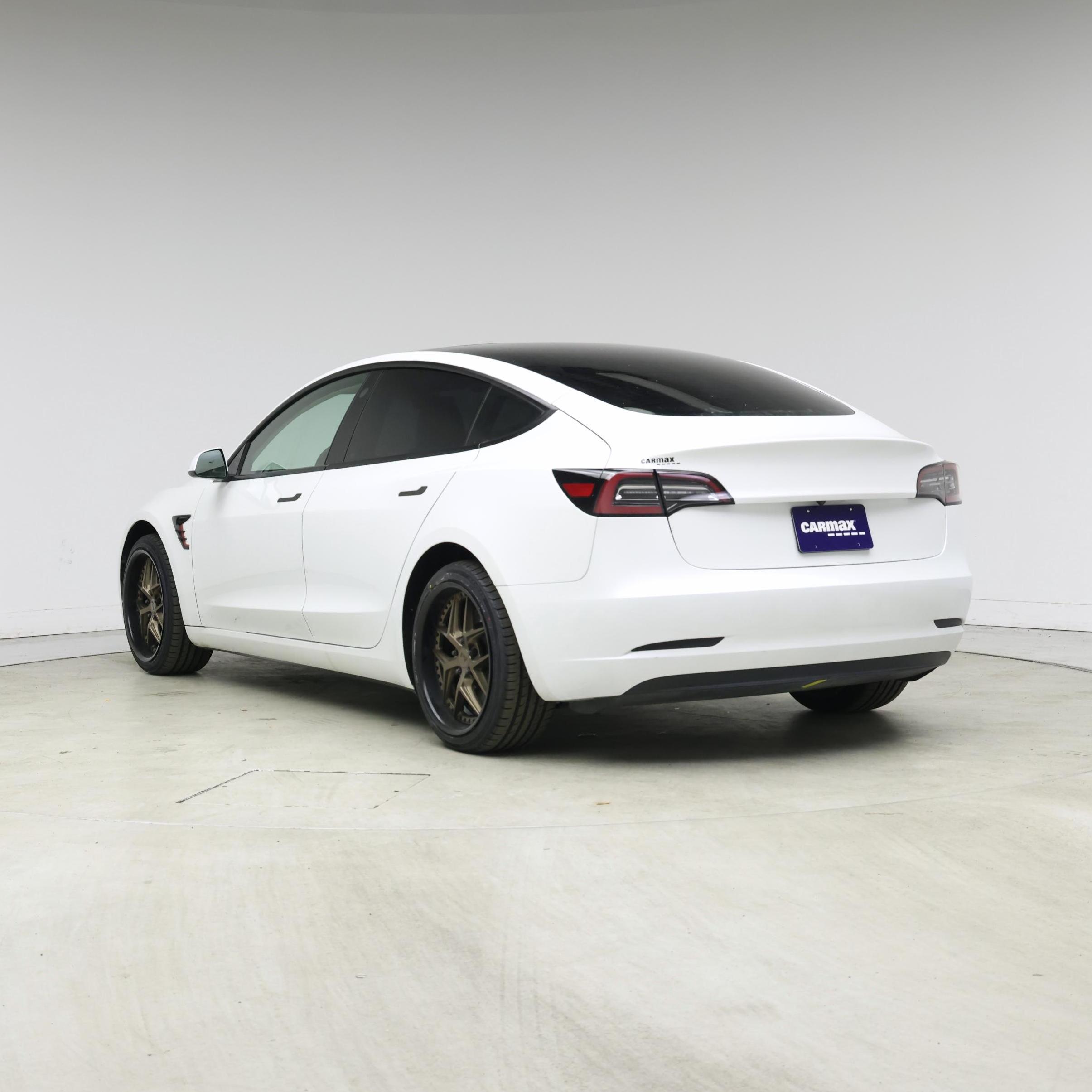 Thumbnail: 2023 Tesla Model 3 - 2