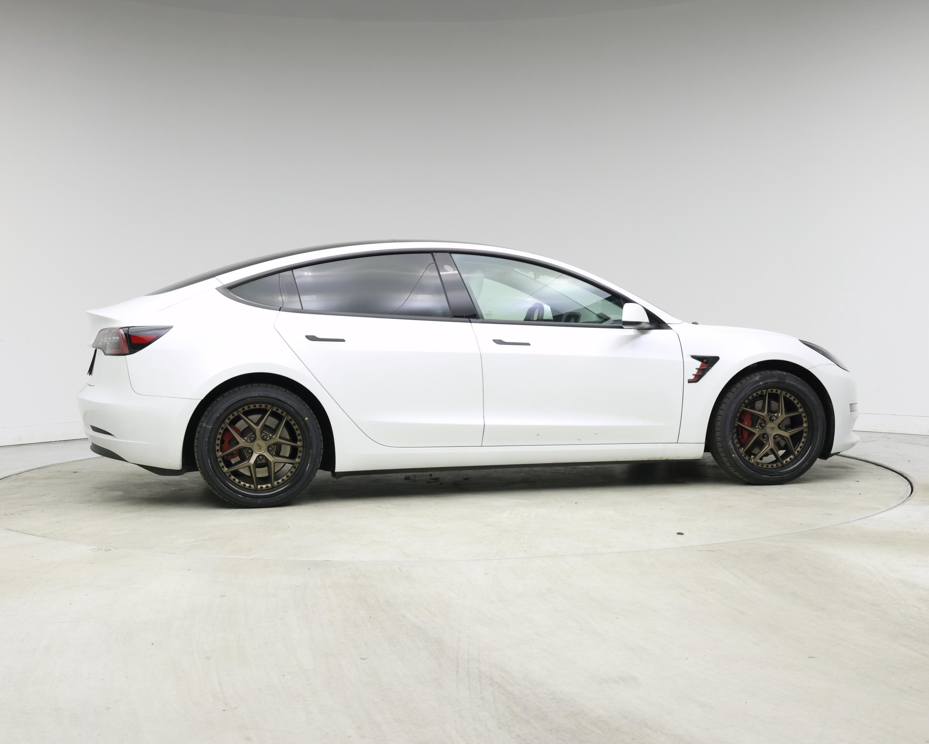 Thumbnail: 2023 Tesla Model 3 - 7