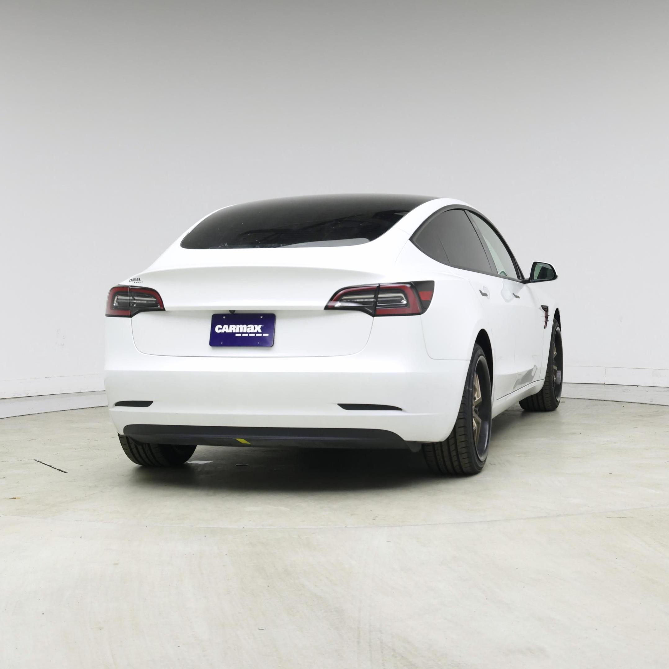Thumbnail: 2023 Tesla Model 3 - 8