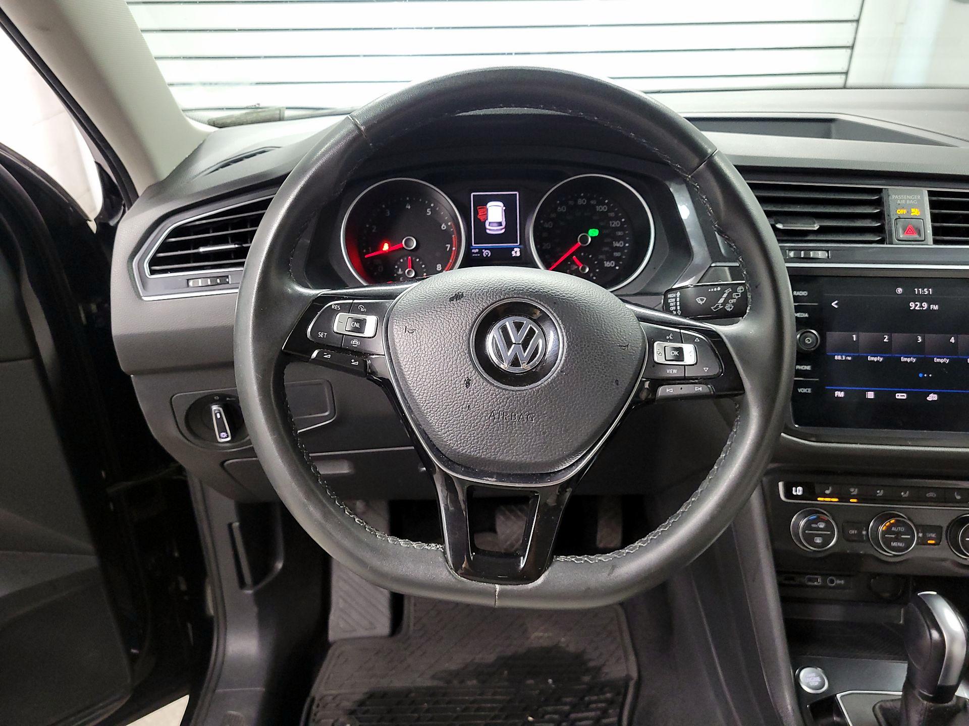 Thumbnail: 2020 Volkswagen Tiguan - 10