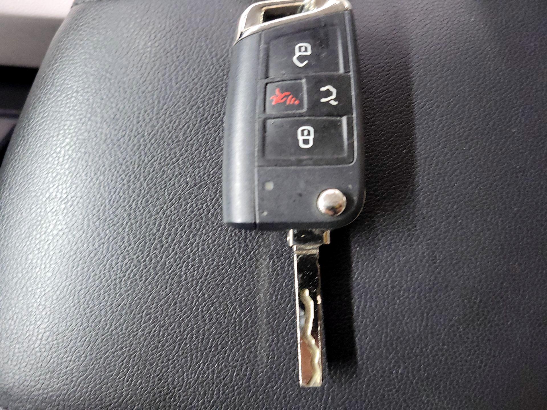 Thumbnail: 2020 Volkswagen Tiguan - 19