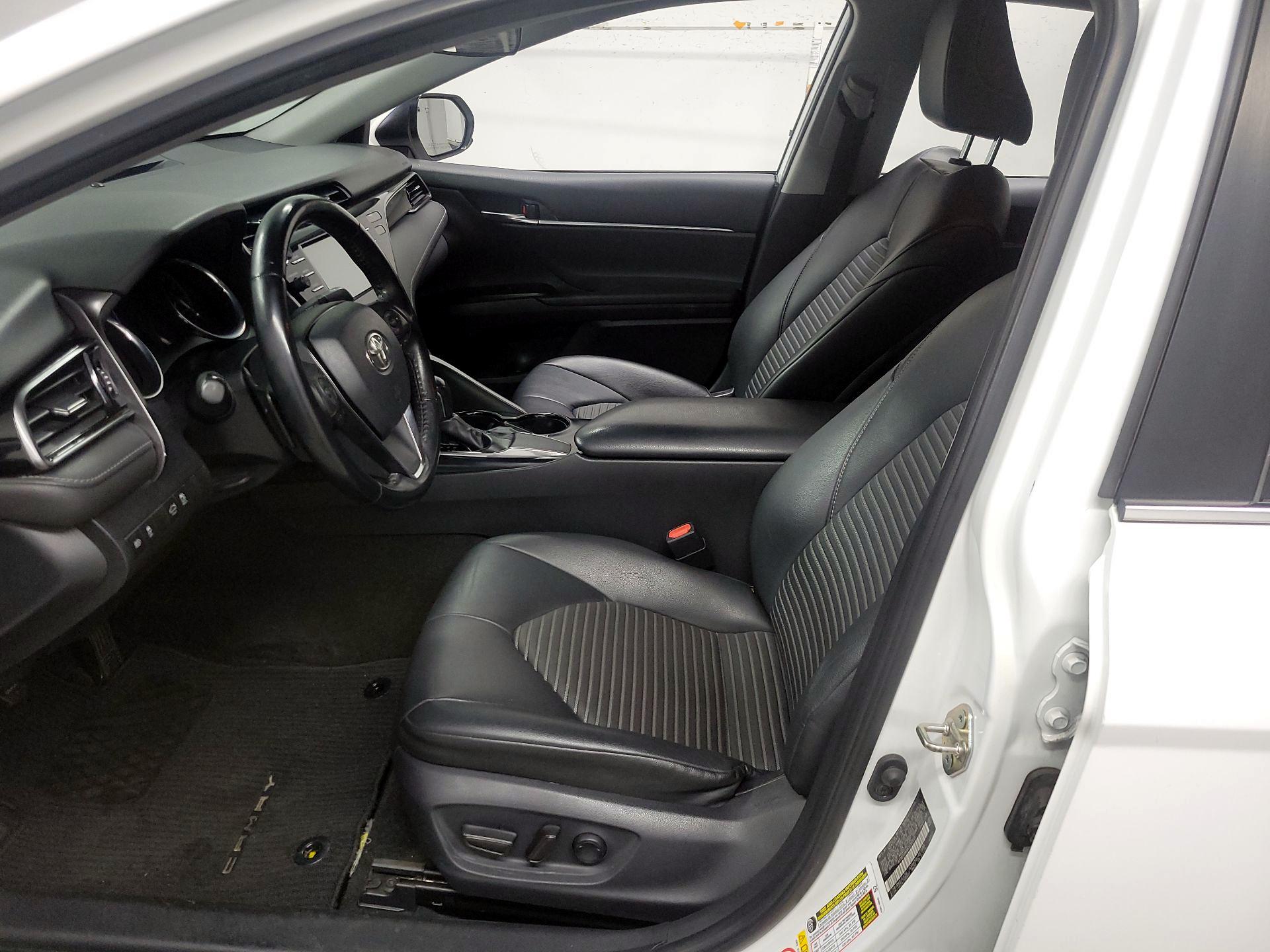 Thumbnail: 2019 Toyota Camry - 11