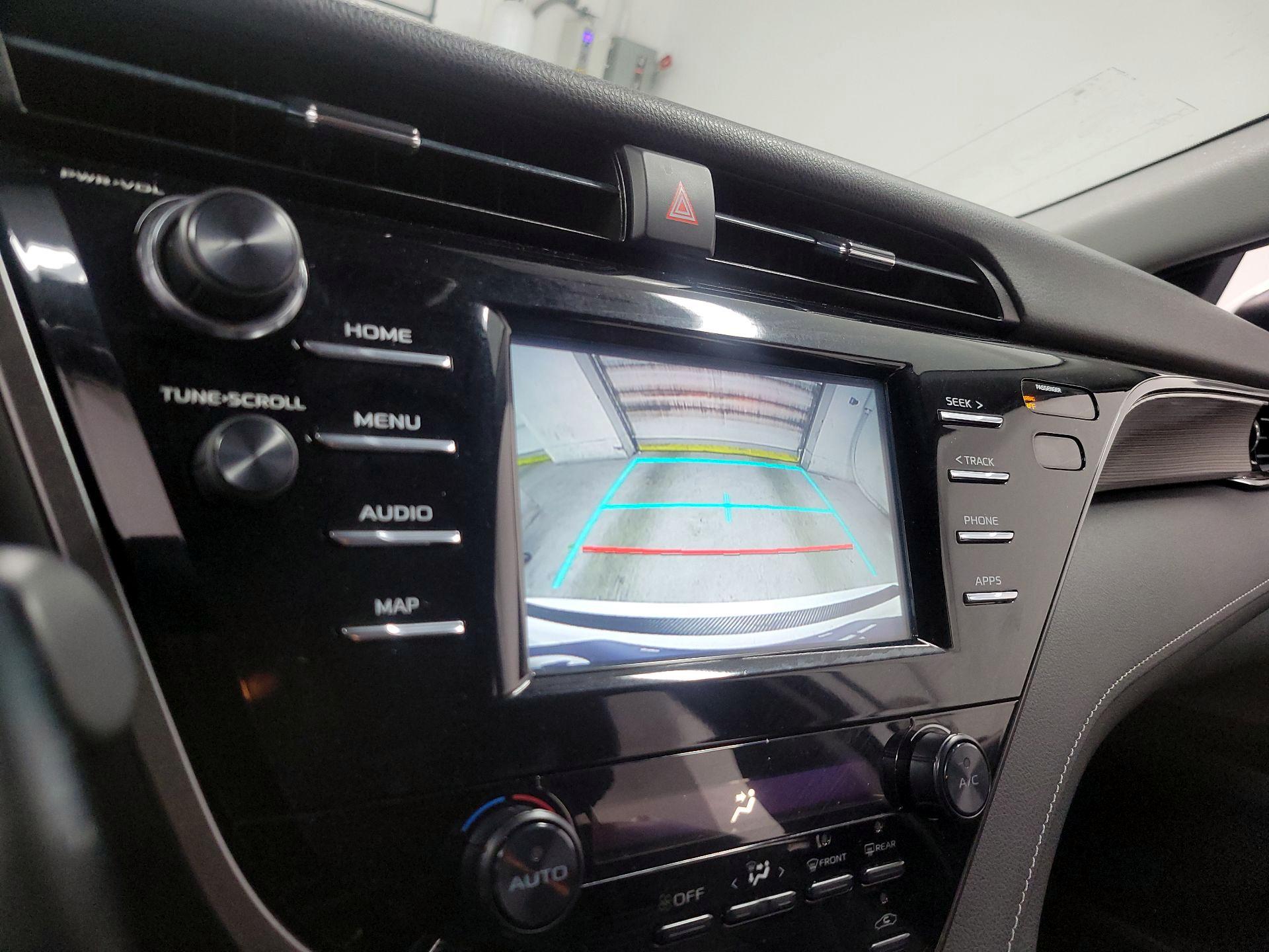 Thumbnail: 2019 Toyota Camry - 14