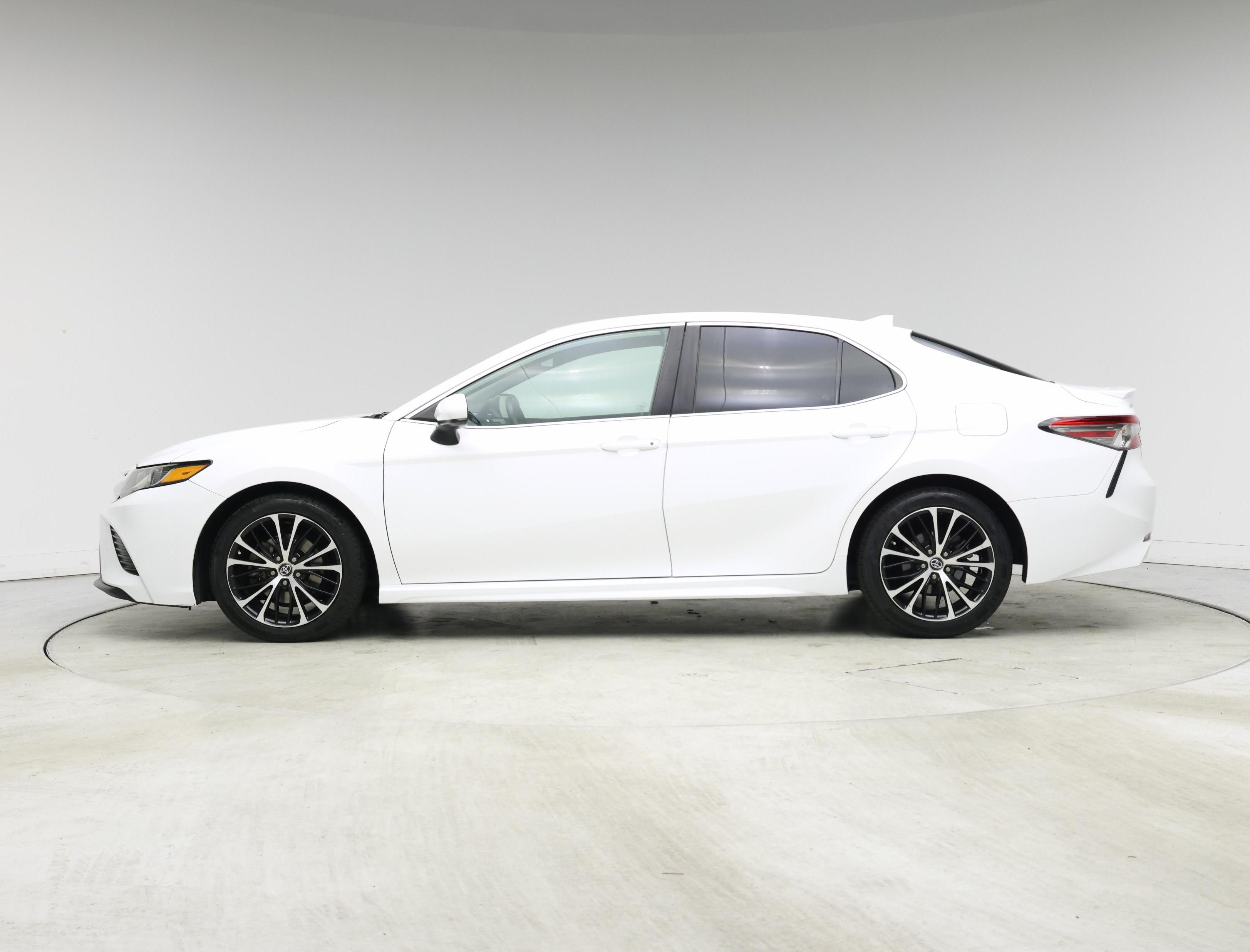 Thumbnail: 2019 Toyota Camry - 3