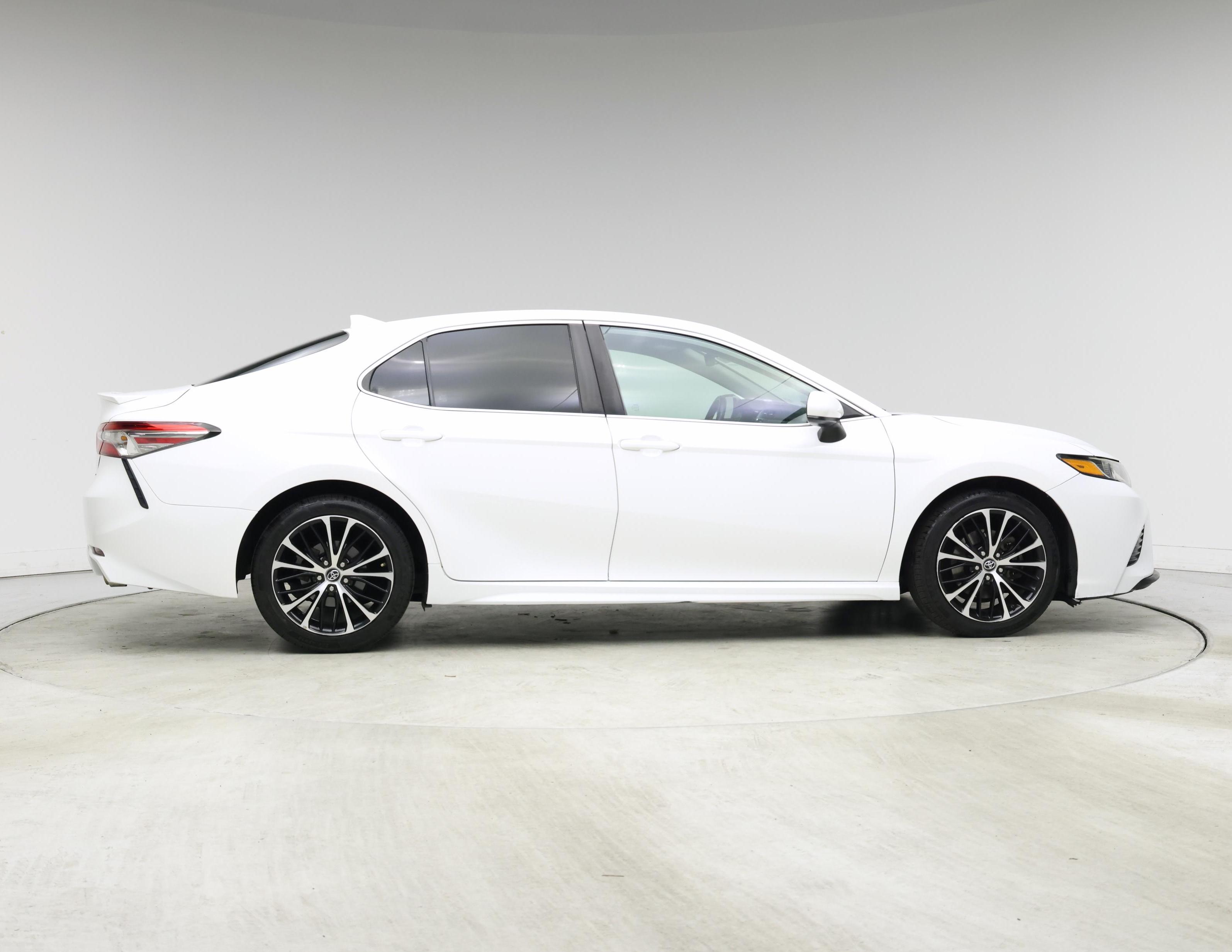 Thumbnail: 2019 Toyota Camry - 7