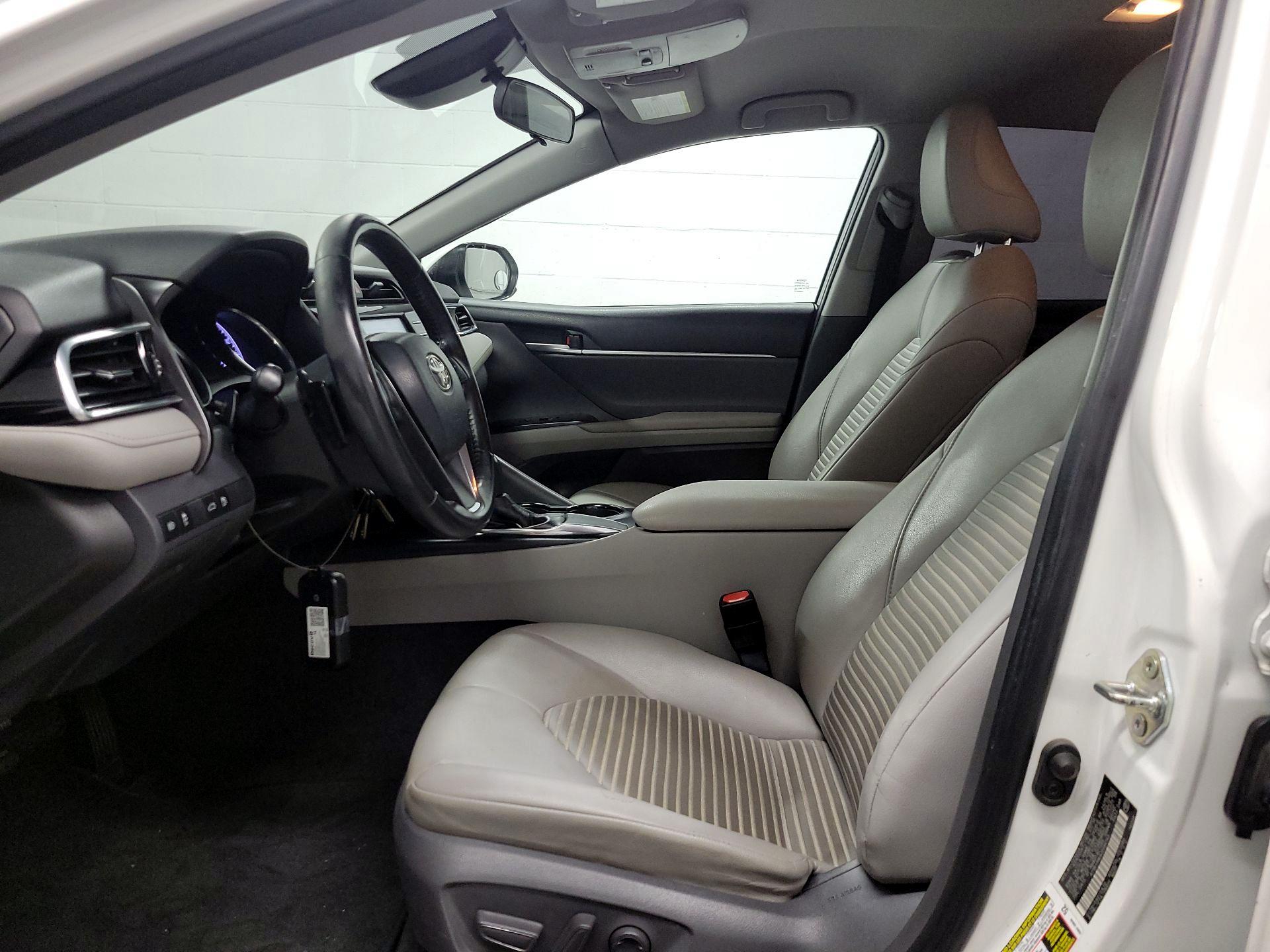 Thumbnail: 2018 Toyota Camry - 11