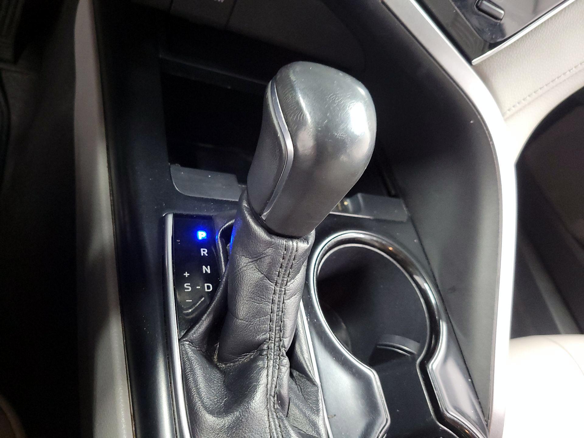 Thumbnail: 2018 Toyota Camry - 16