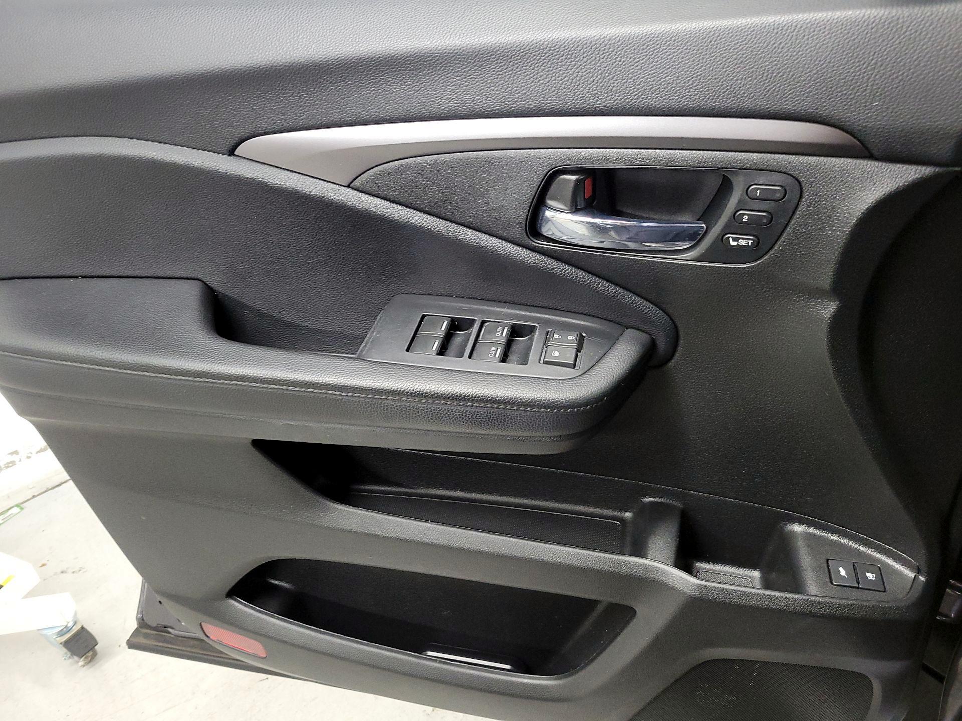 Thumbnail: 2021 Honda Pilot - 12