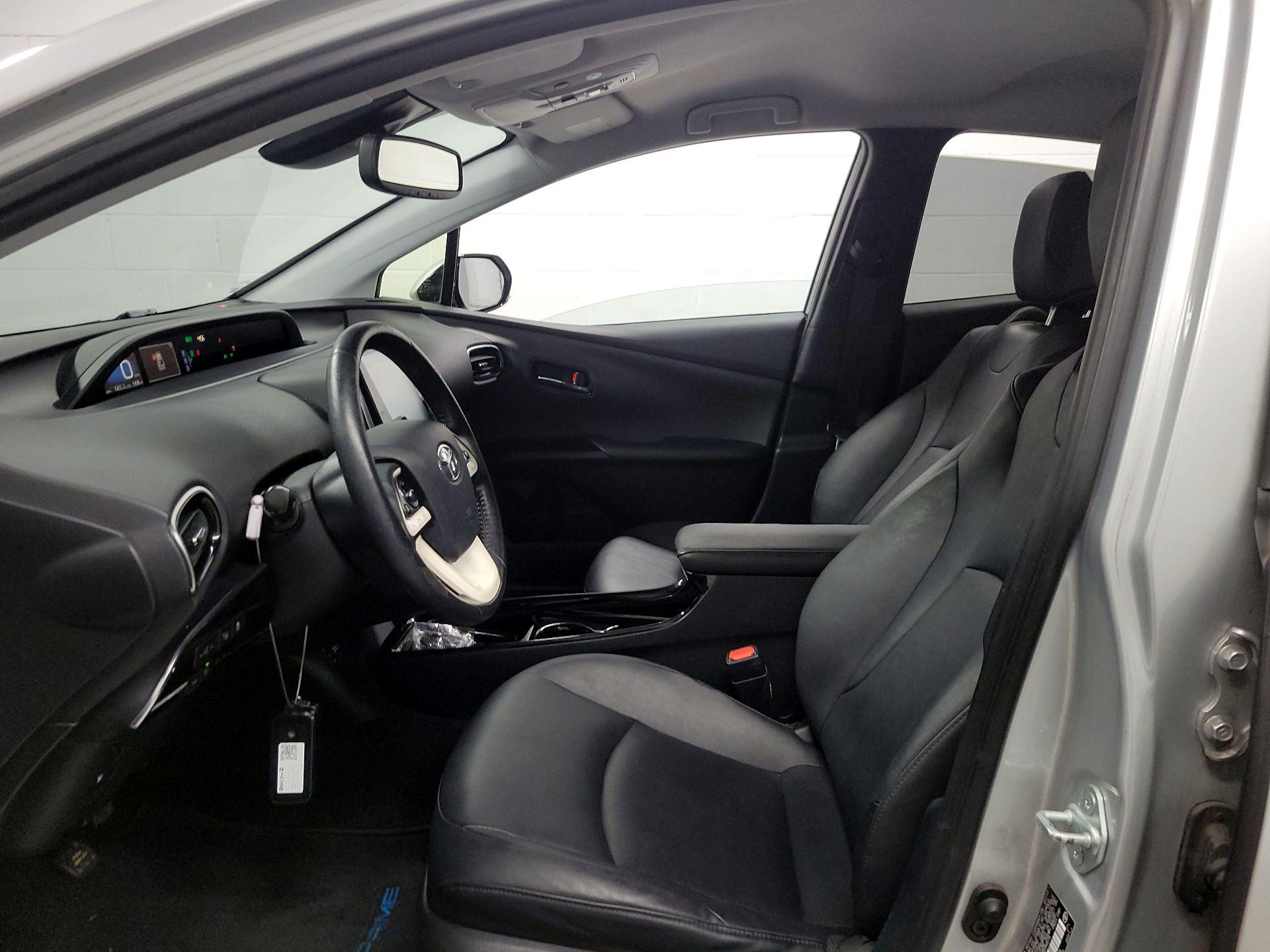 Thumbnail: 2017 Toyota Prius Prime - 11