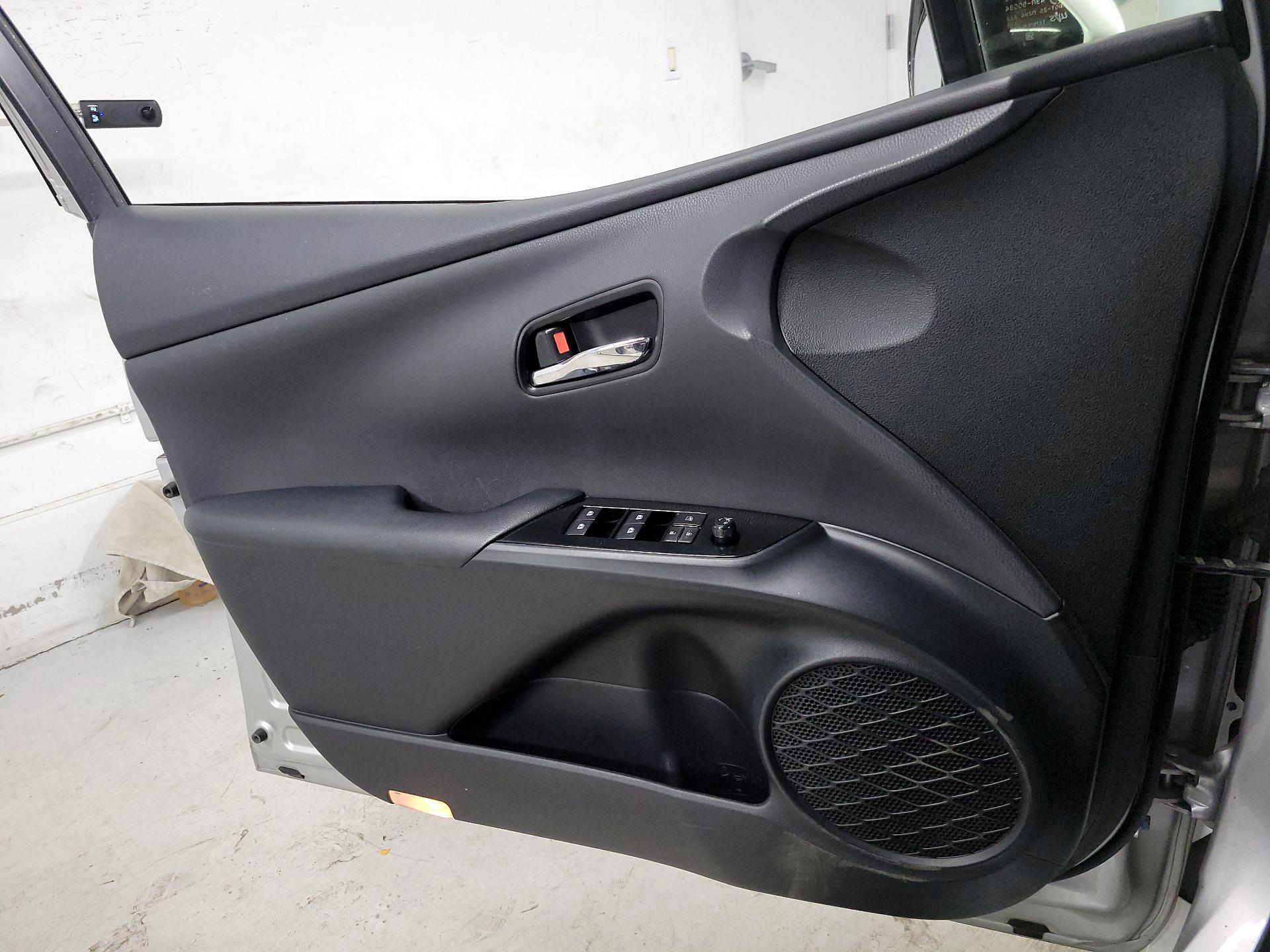 Thumbnail: 2017 Toyota Prius Prime - 12