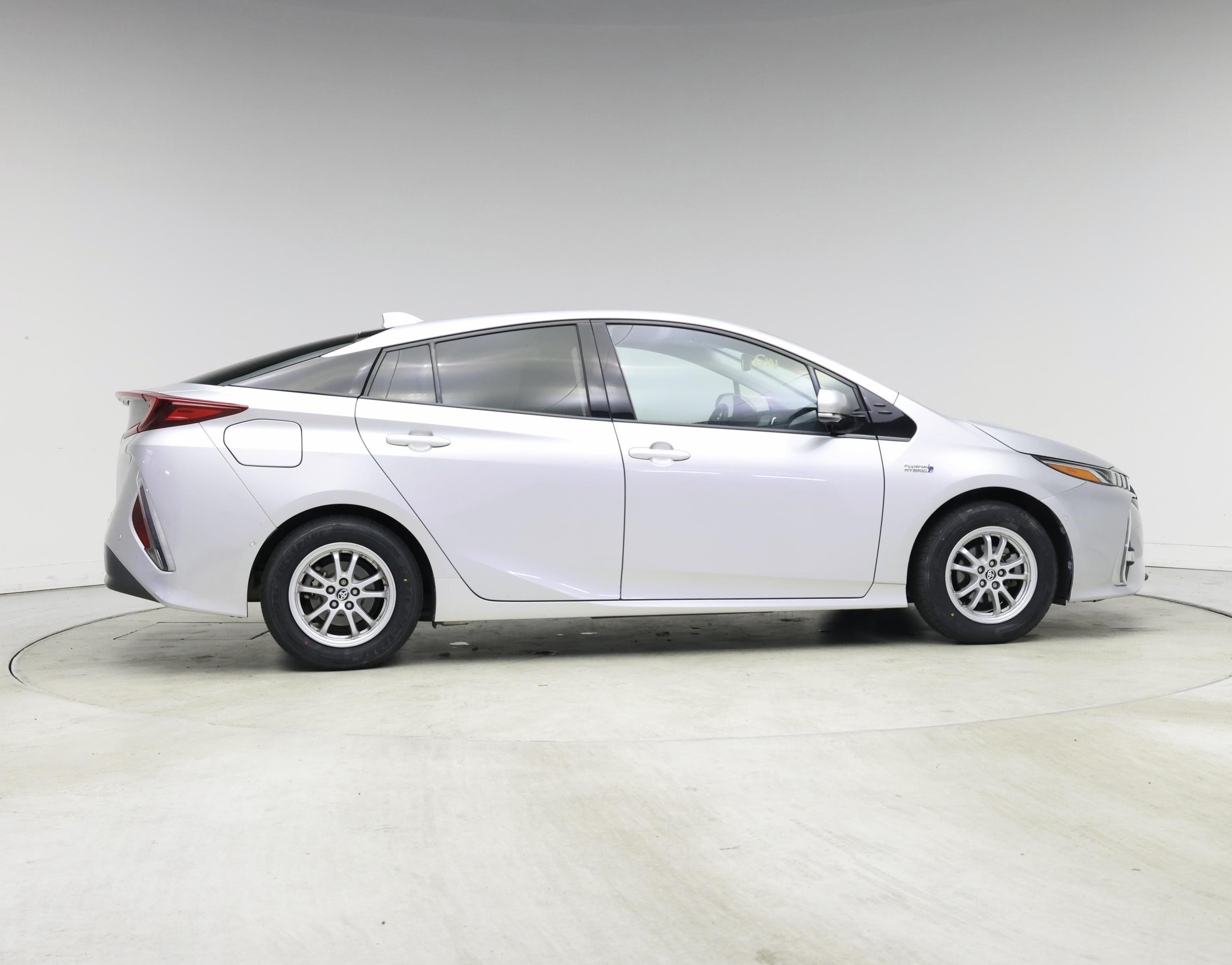 Thumbnail: 2017 Toyota Prius Prime - 7