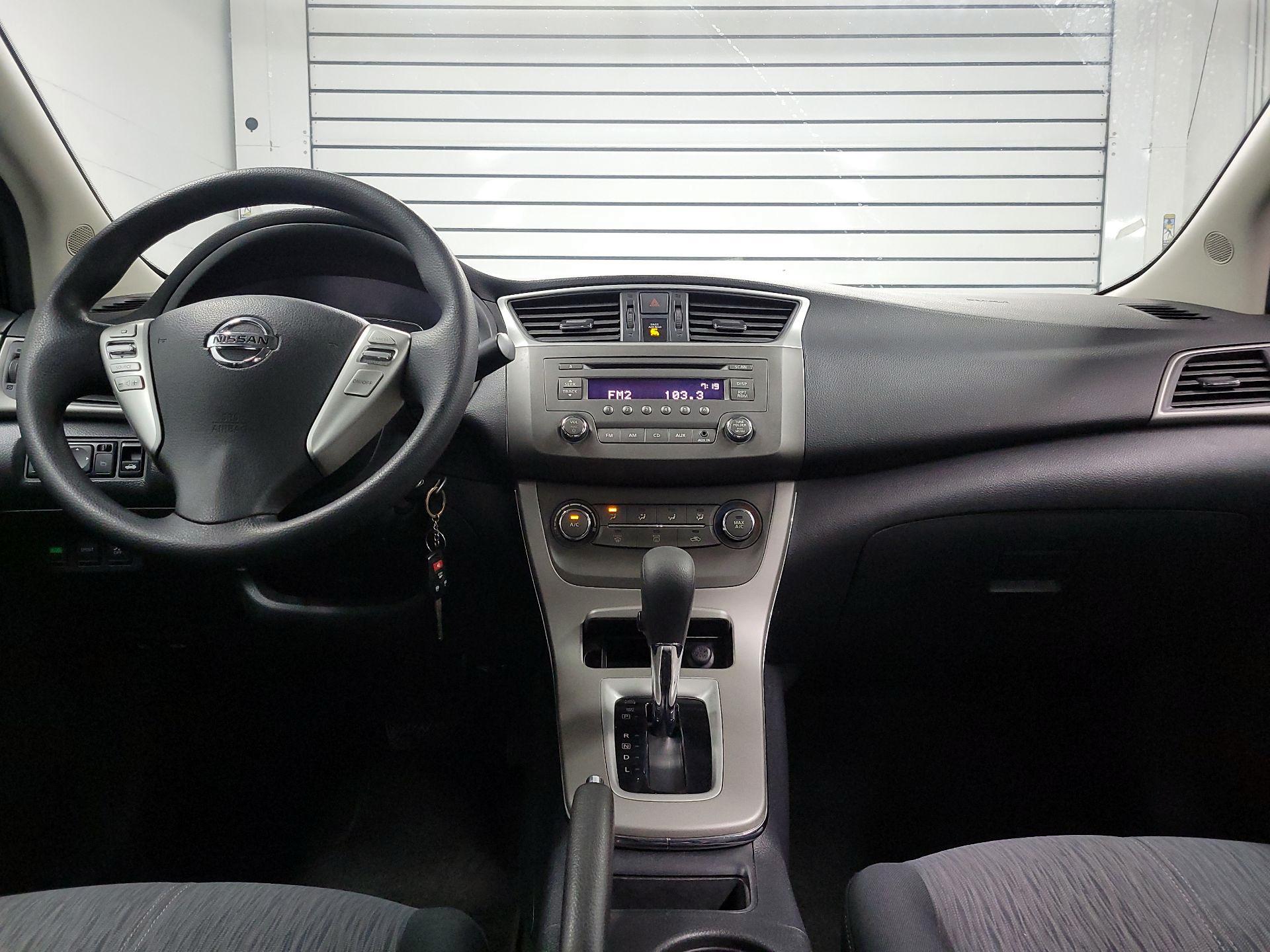 Thumbnail: 2014 Nissan Sentra - 9