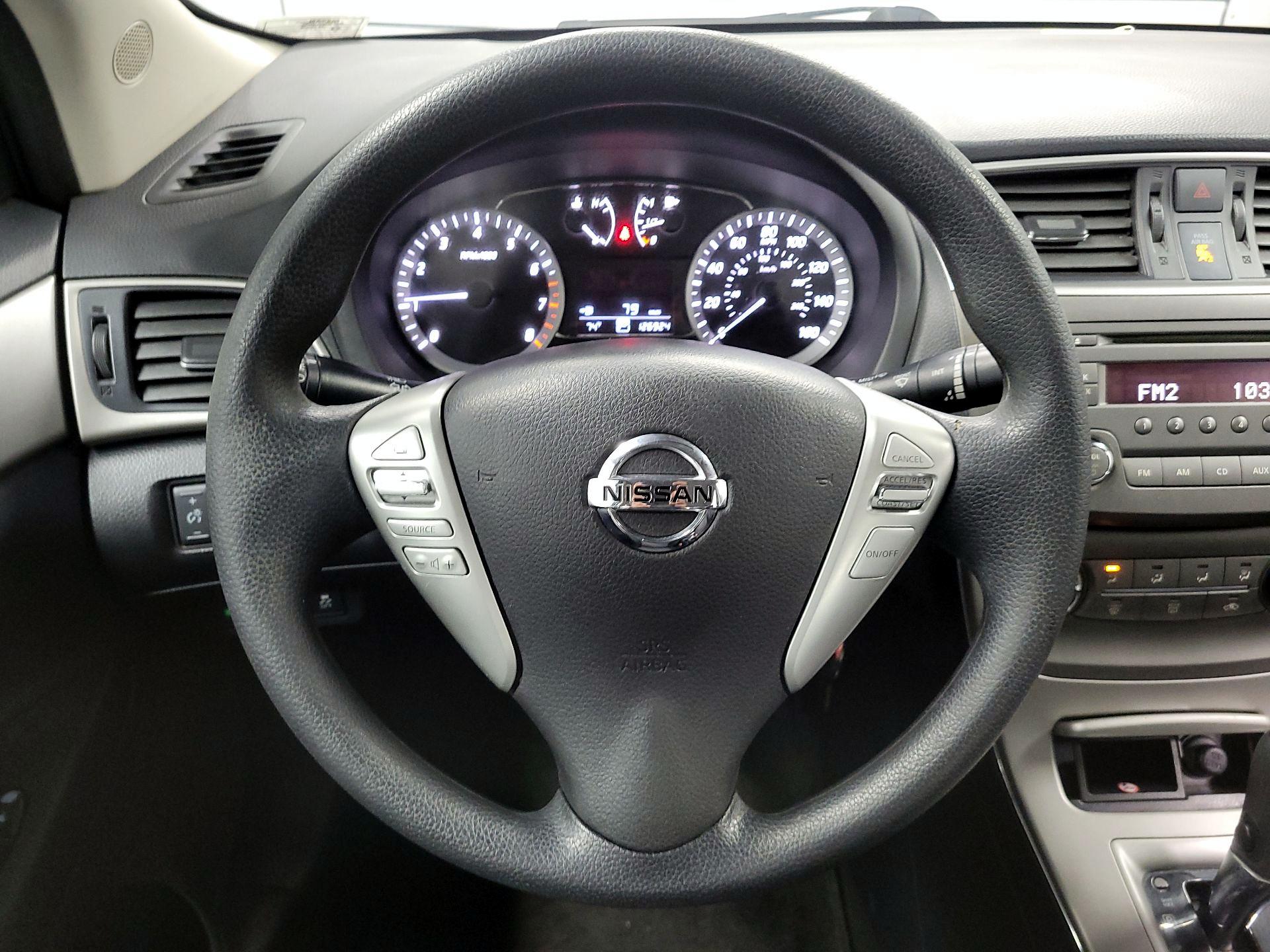Thumbnail: 2014 Nissan Sentra - 10