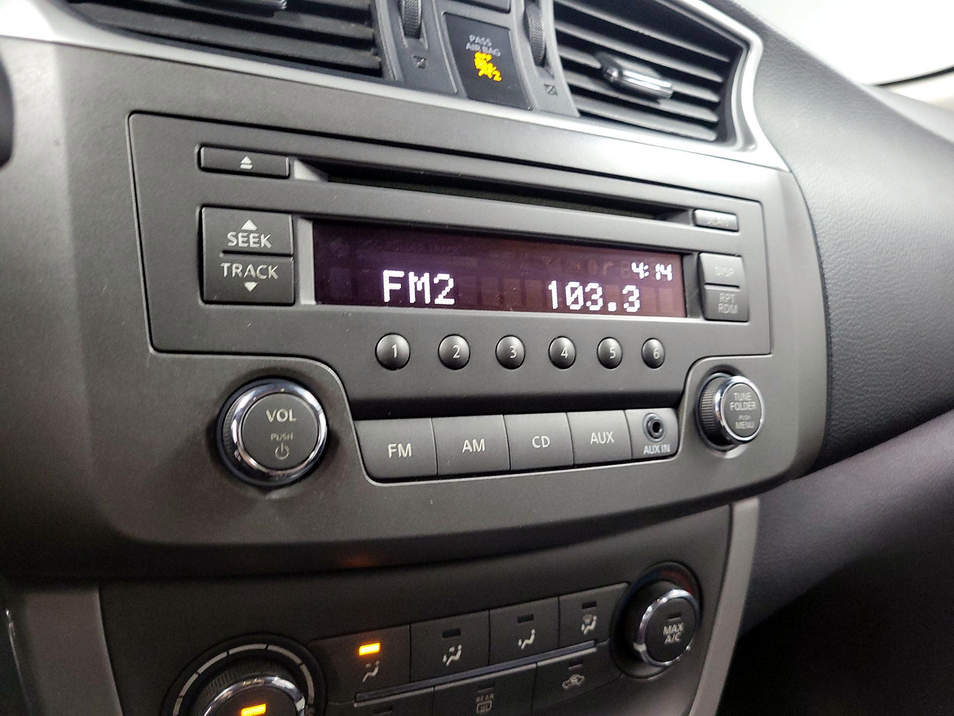 Thumbnail: 2014 Nissan Sentra - 13