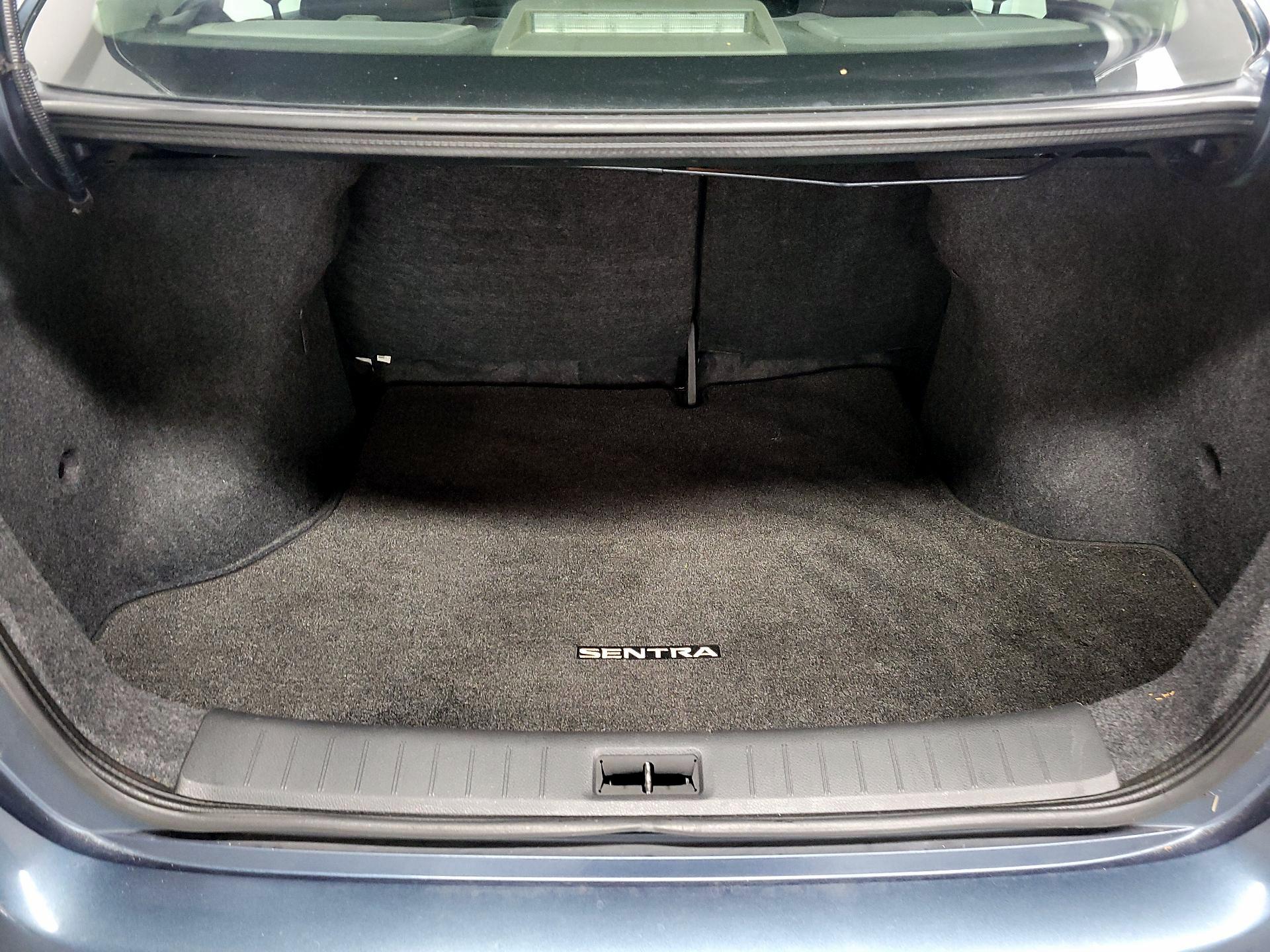 Thumbnail: 2014 Nissan Sentra - 17