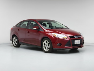 Red 2014 Ford Focus SE
