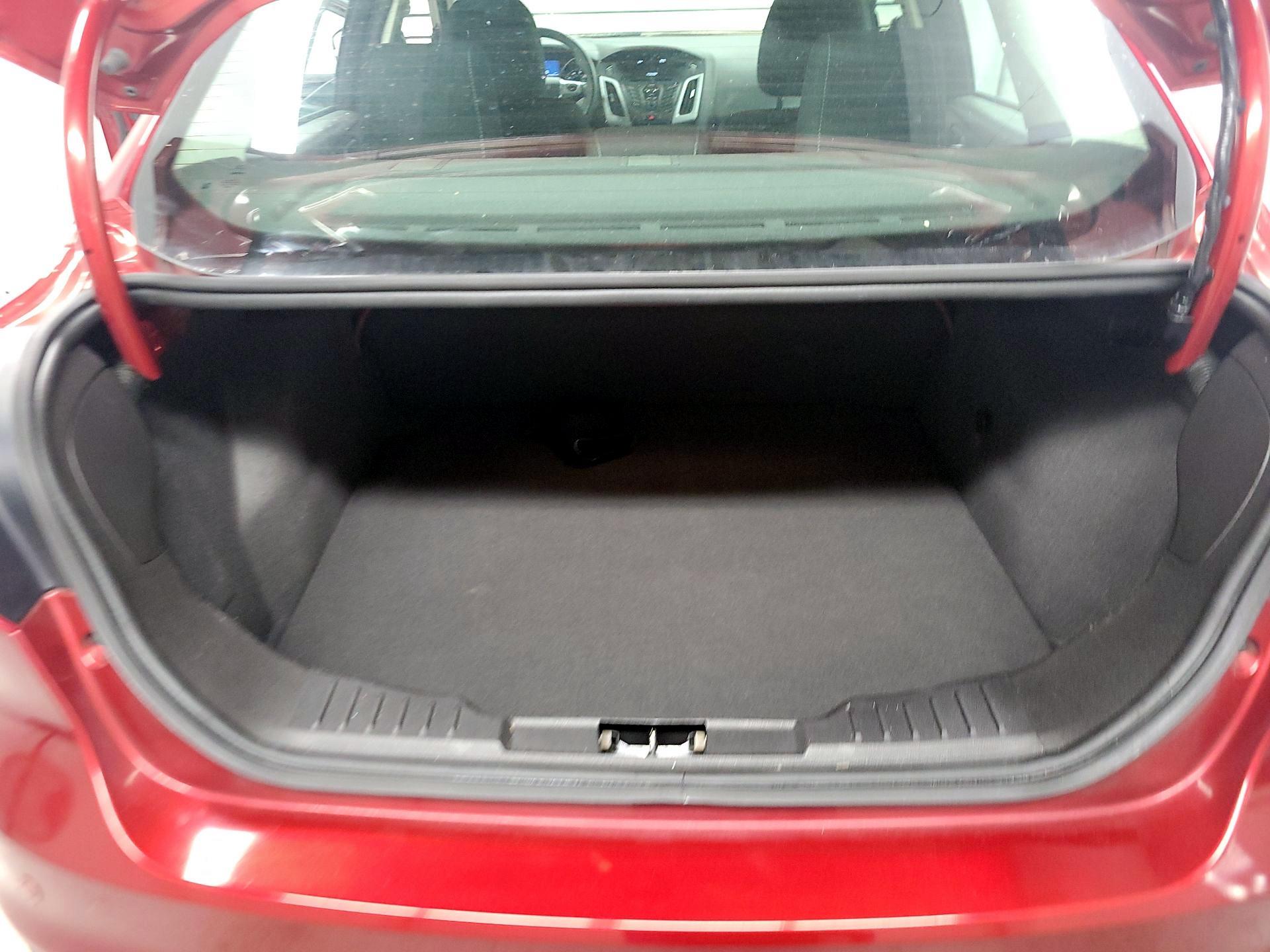 Thumbnail: 2014 Ford Focus - 18