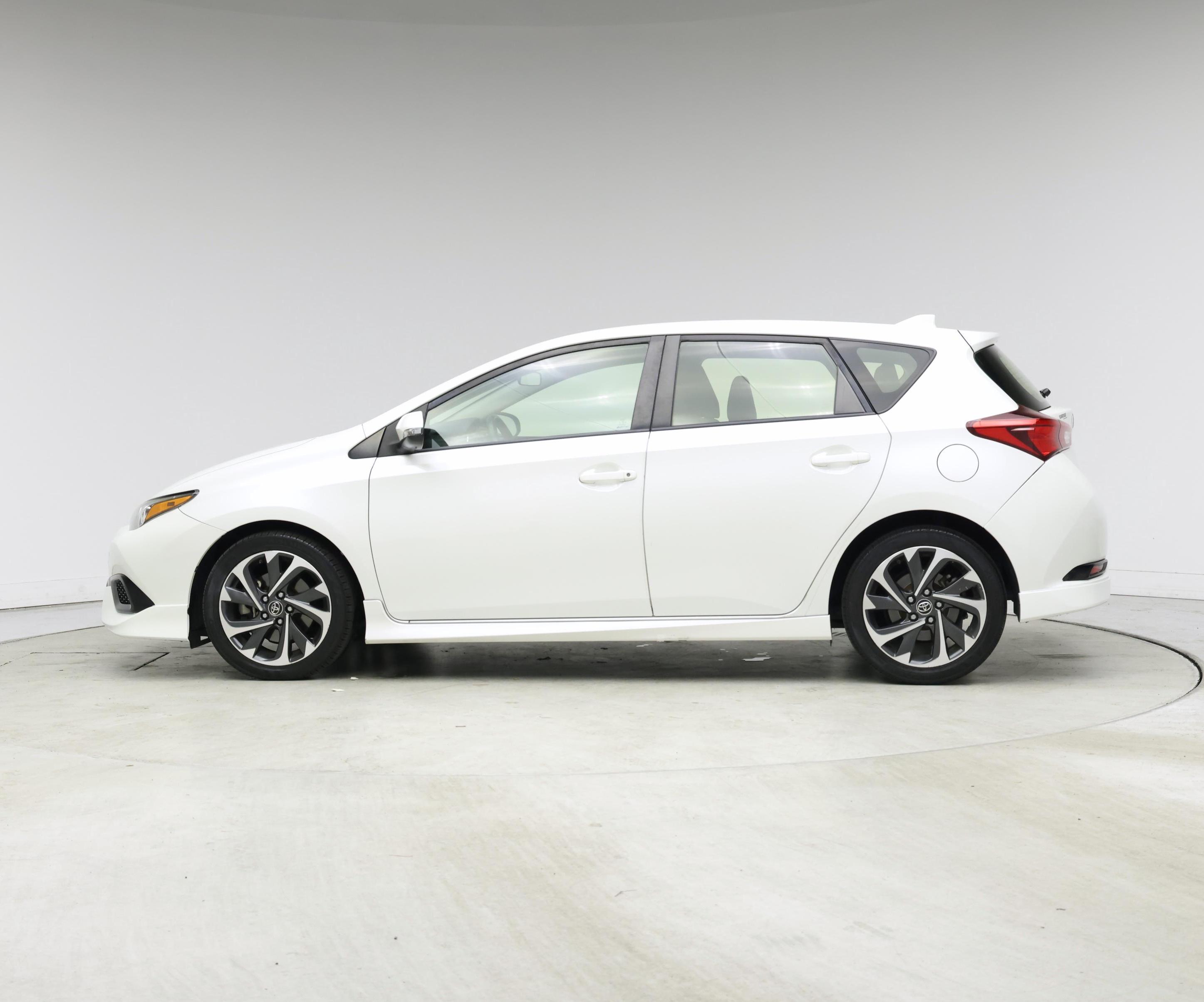 Thumbnail: 2018 Toyota Corolla iM - 3