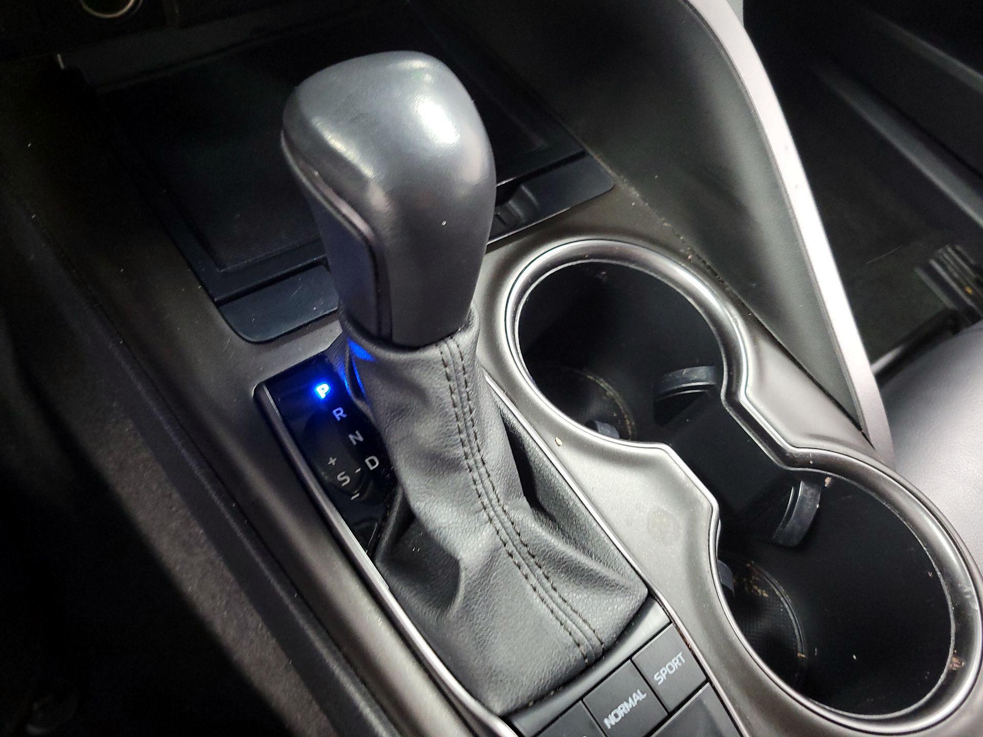 Thumbnail: 2023 Toyota Camry - 16