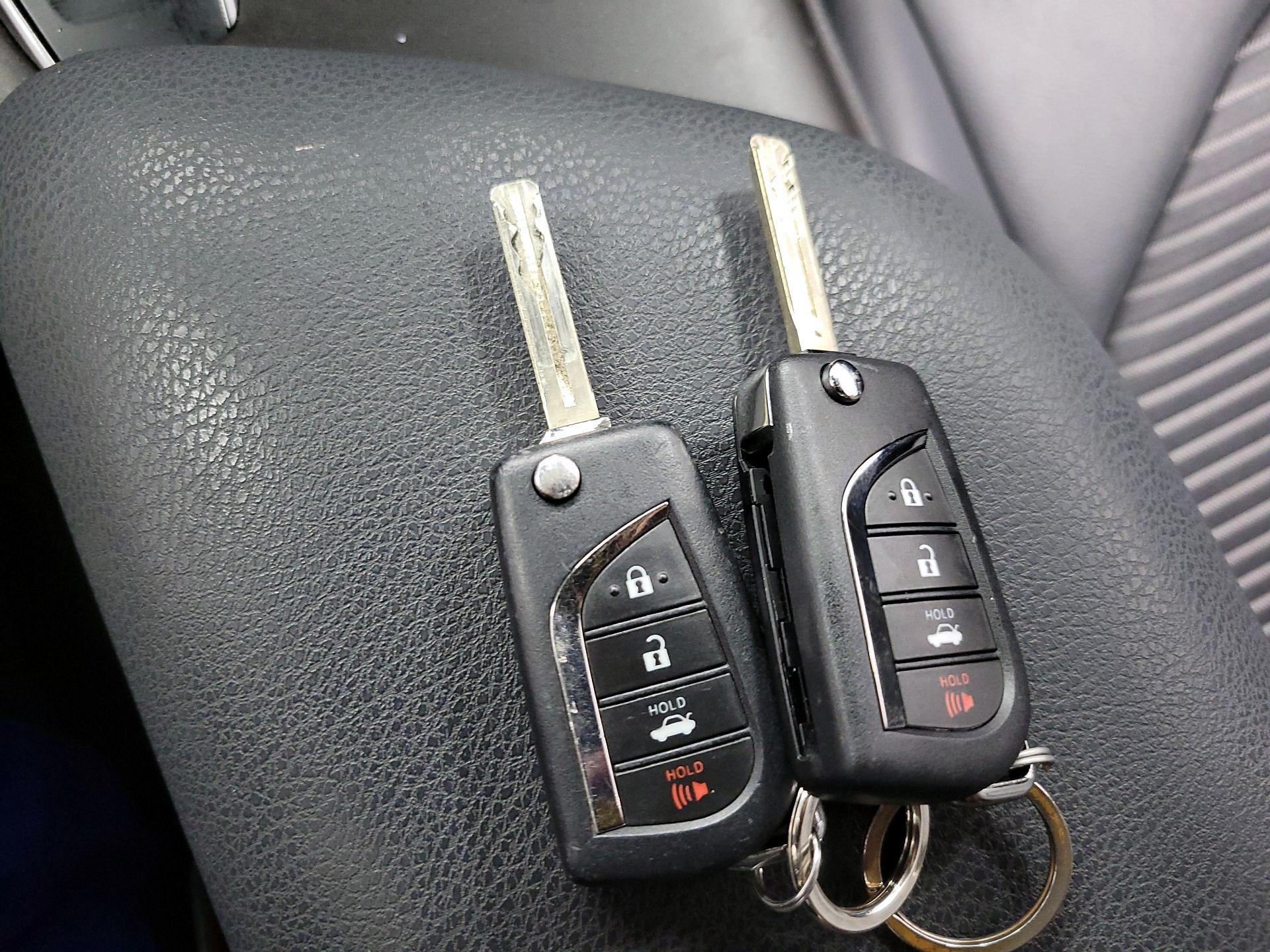 Thumbnail: 2023 Toyota Camry - 20