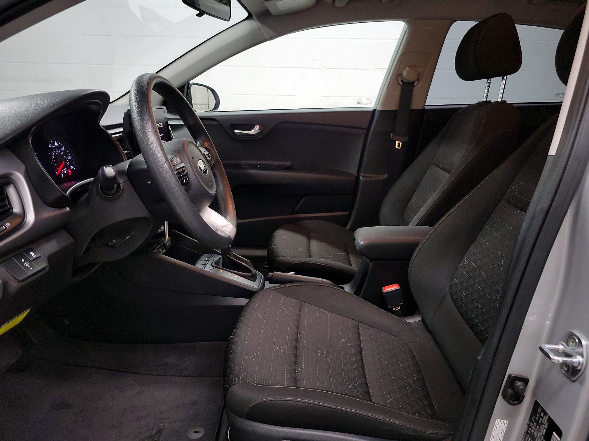 Thumbnail: 2021 Kia Rio - 11