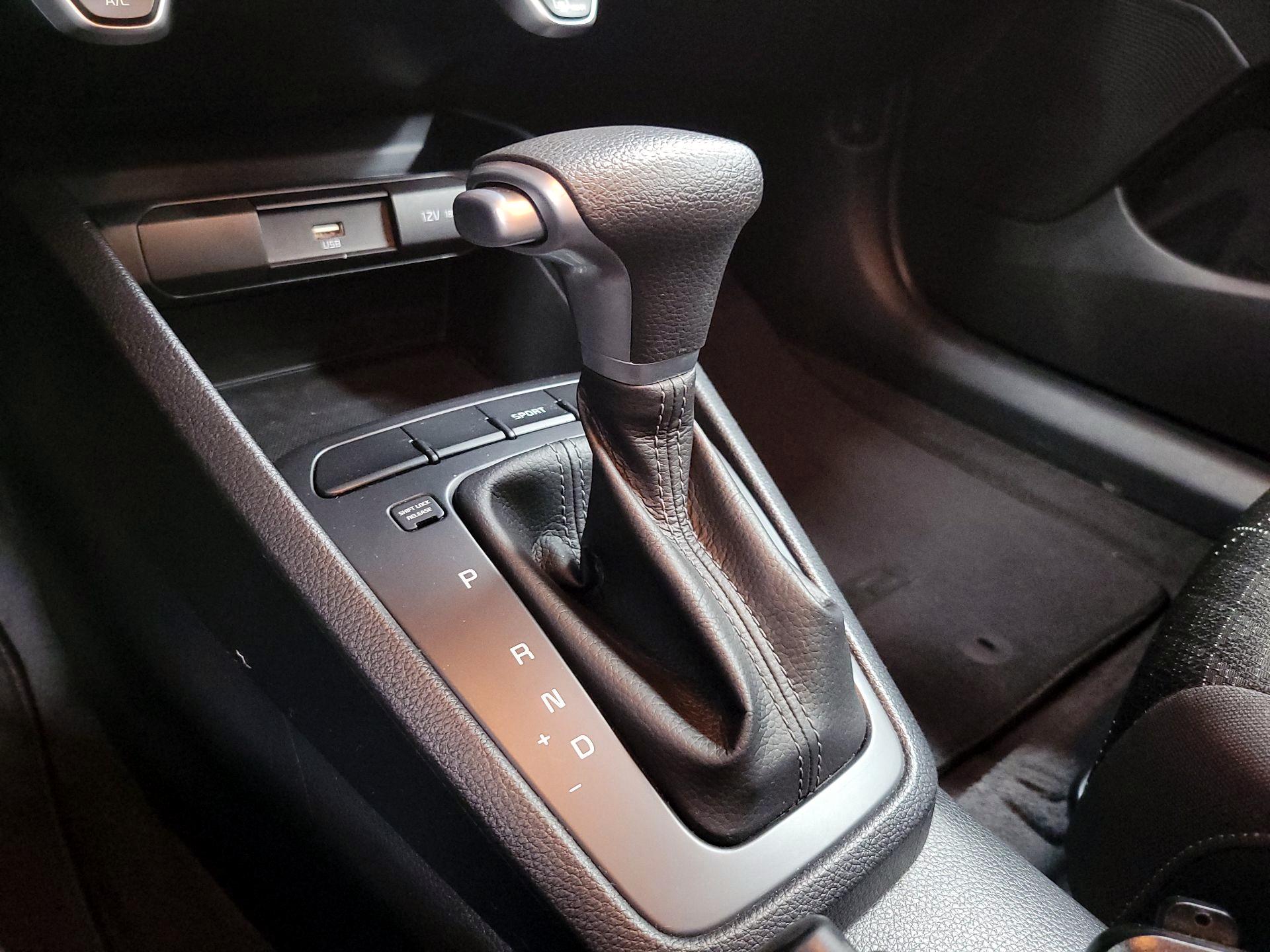 Thumbnail: 2021 Kia Rio - 16