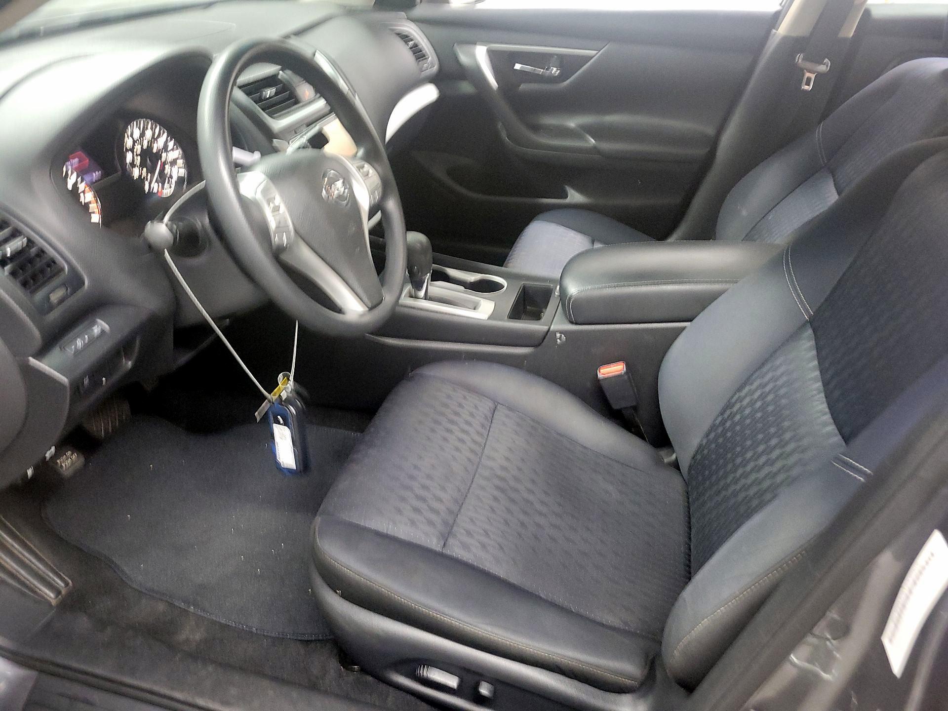 Thumbnail: 2017 Nissan Altima - 11