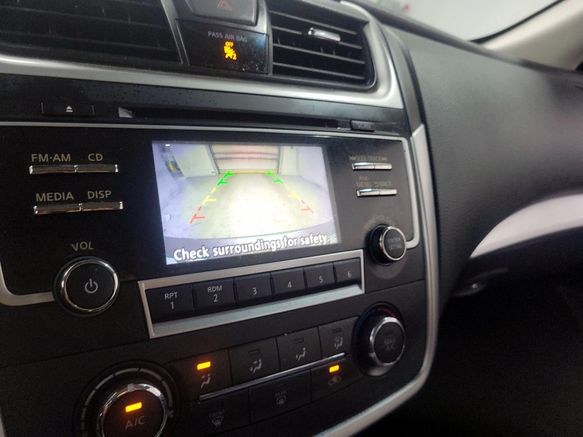 Thumbnail: 2017 Nissan Altima - 13