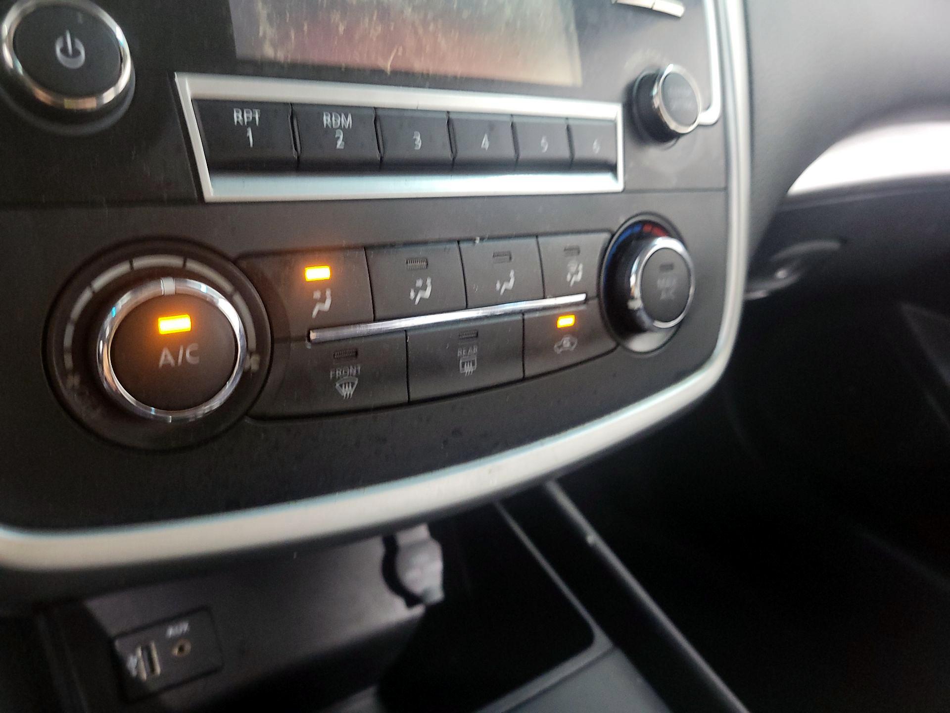 Thumbnail: 2017 Nissan Altima - 15