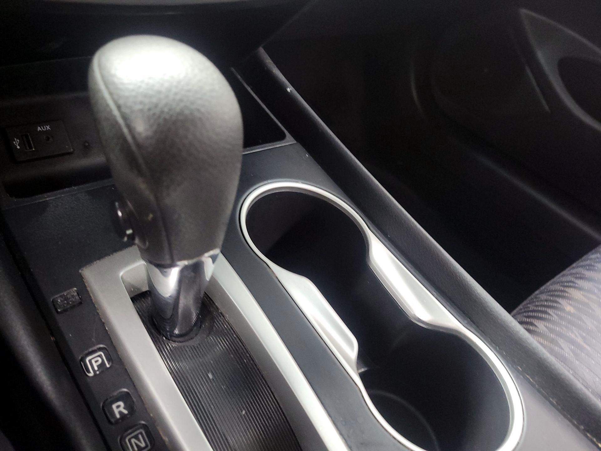 Thumbnail: 2017 Nissan Altima - 16