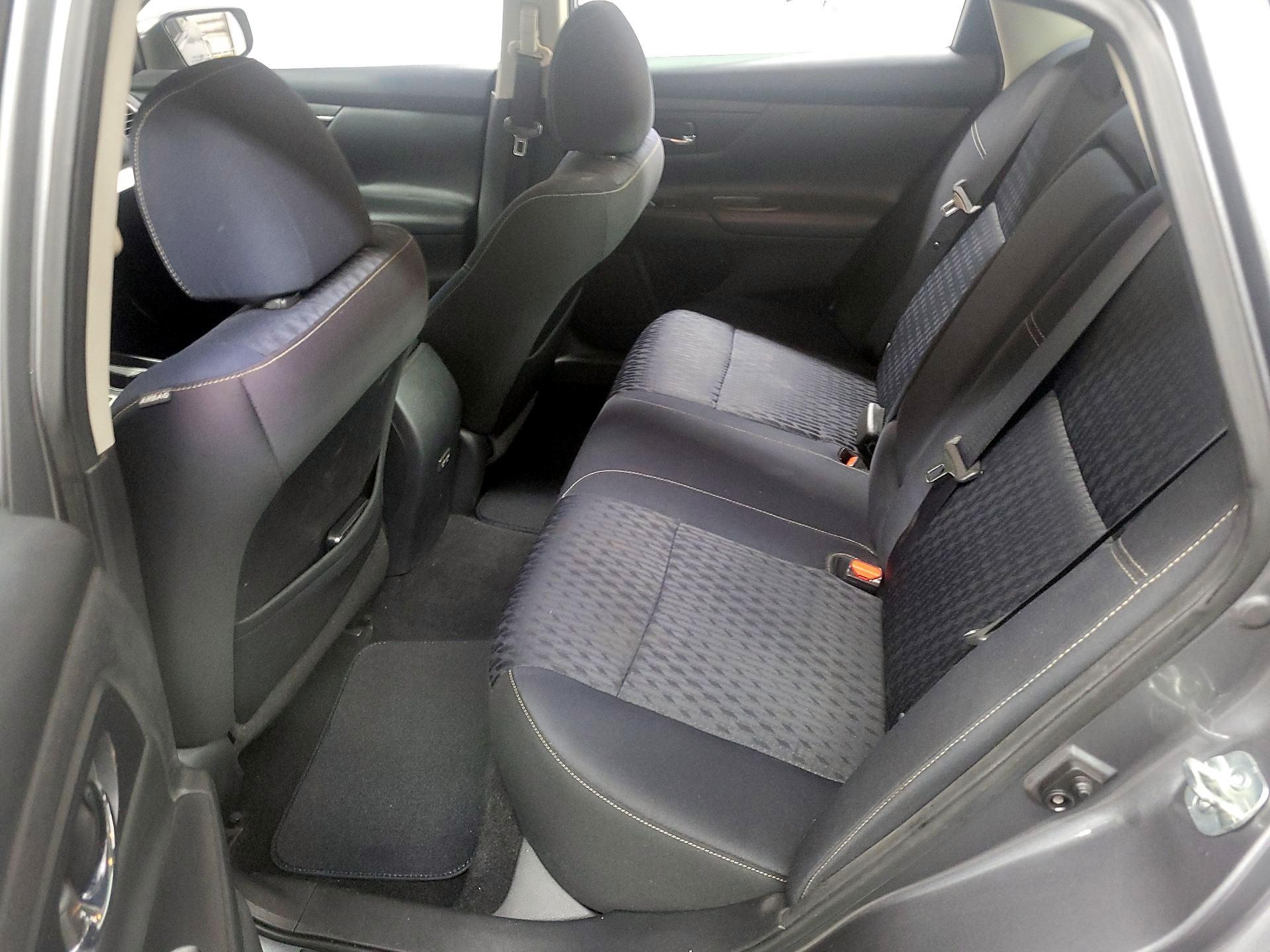 Thumbnail: 2017 Nissan Altima - 17