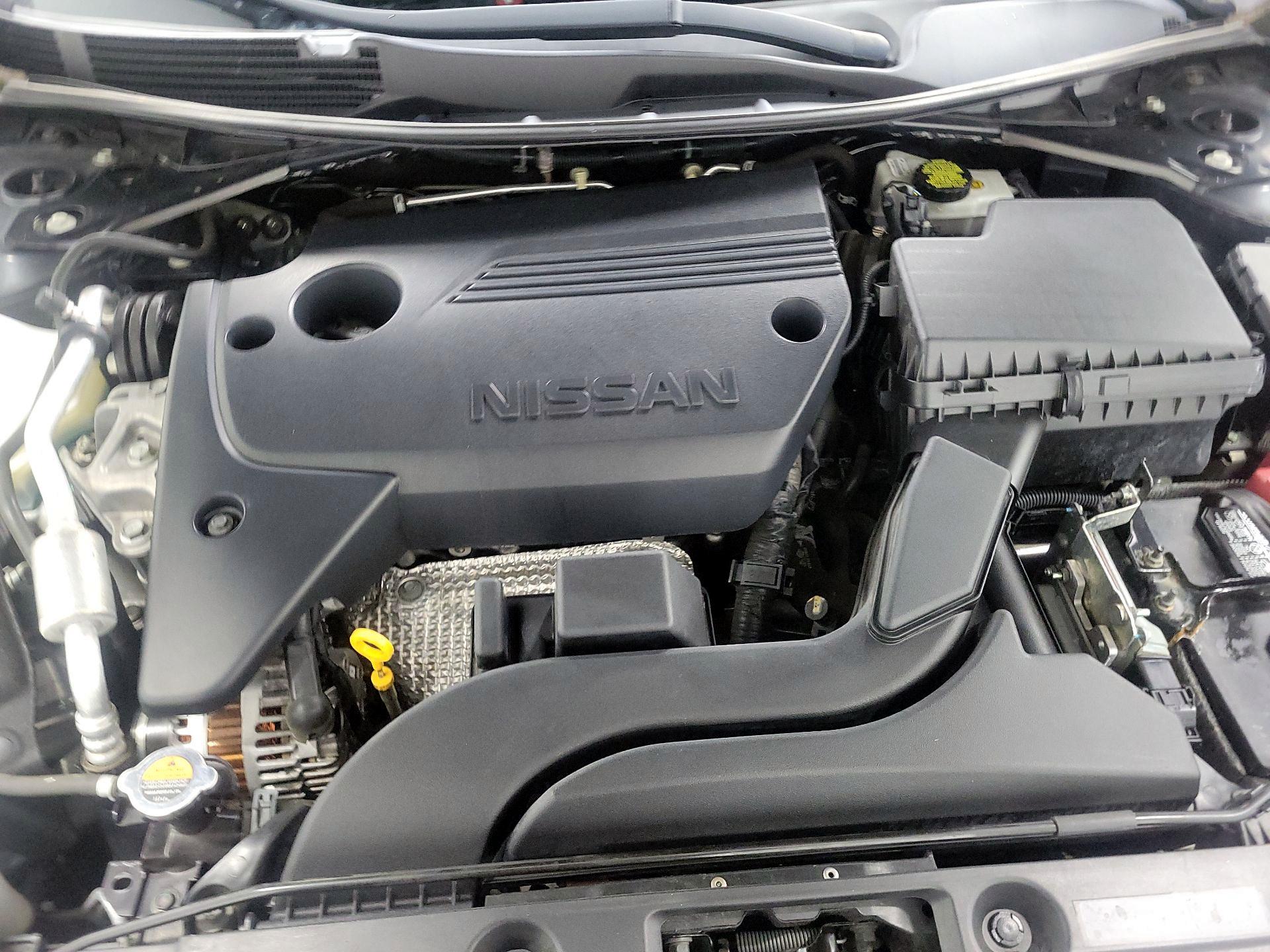 Thumbnail: 2017 Nissan Altima - 19