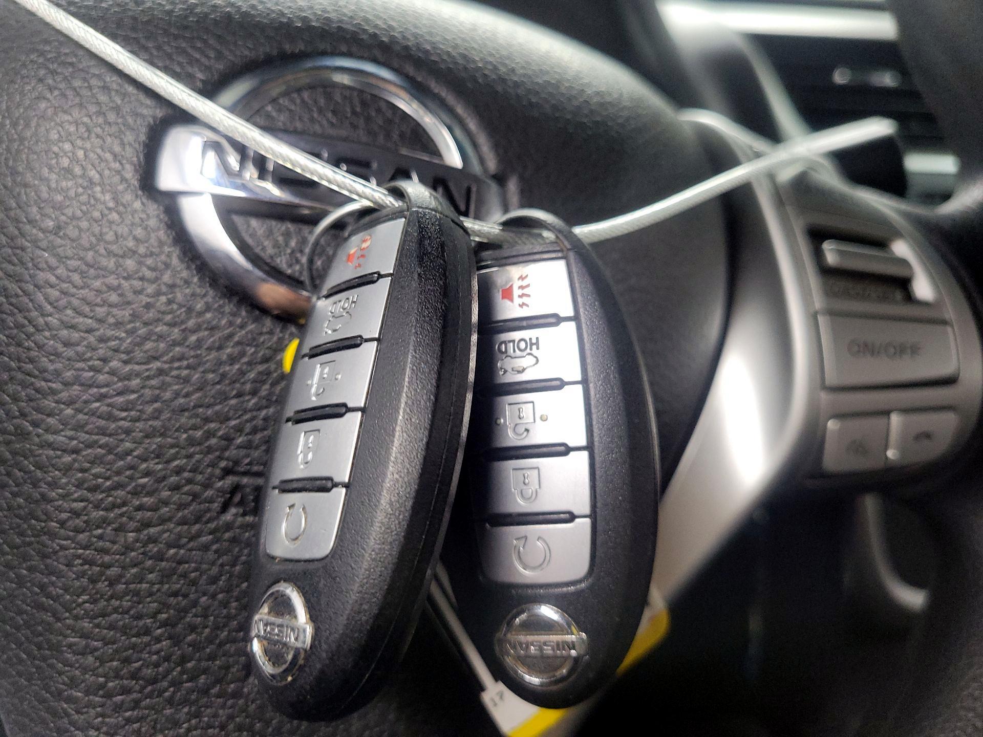 Thumbnail: 2017 Nissan Altima - 20