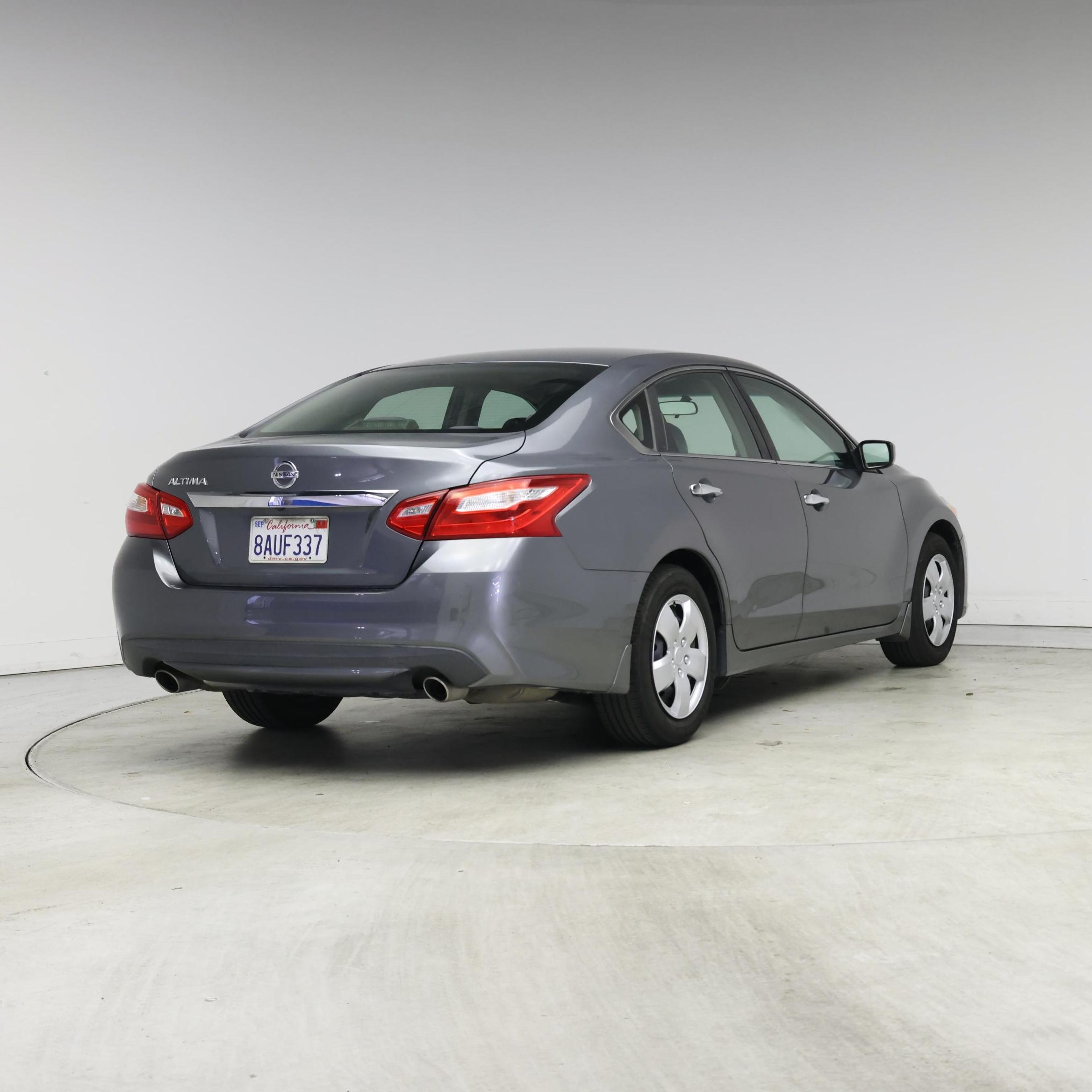 Thumbnail: 2017 Nissan Altima - 8