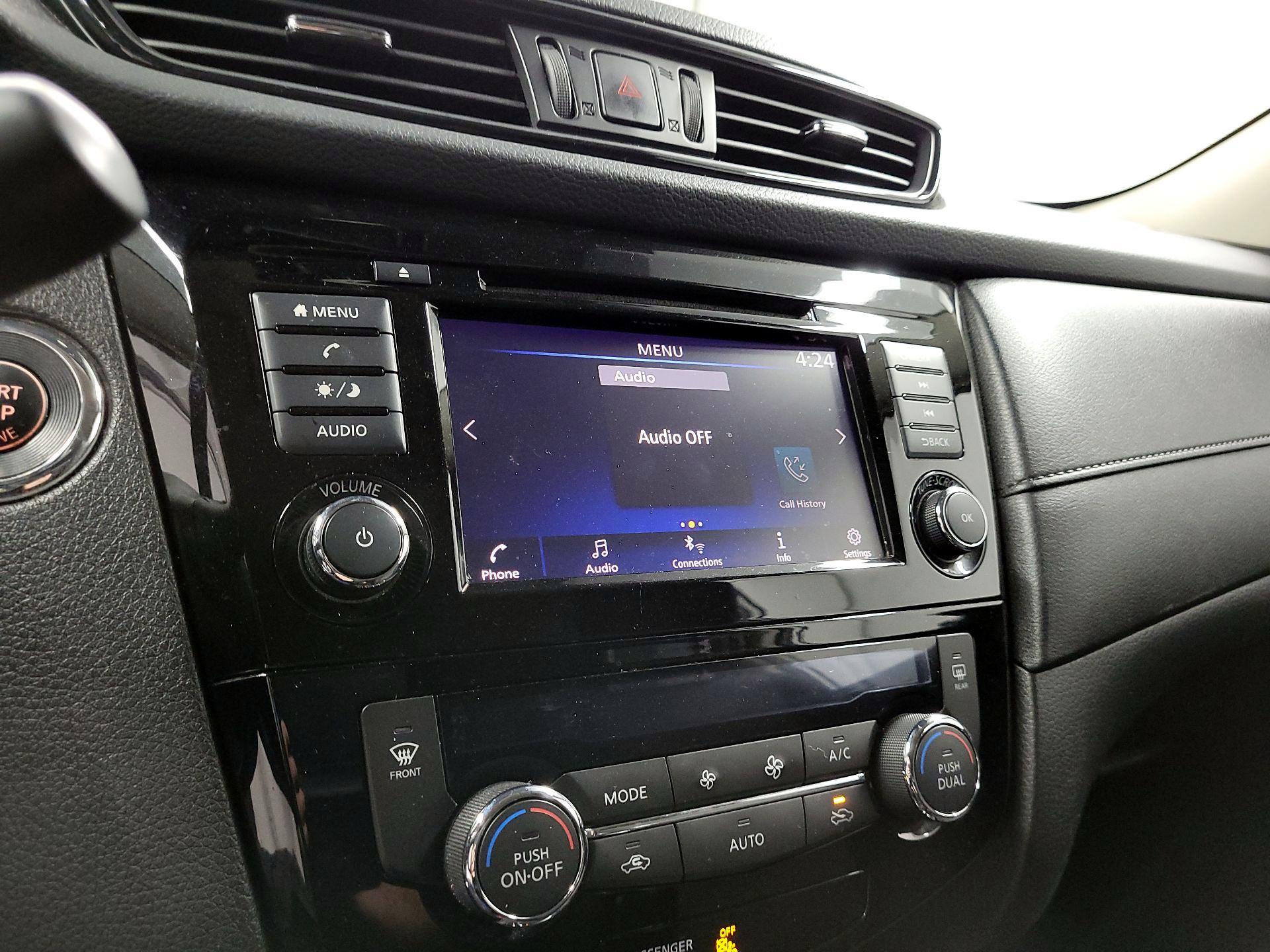 Thumbnail: 2018 Nissan Rogue - 13