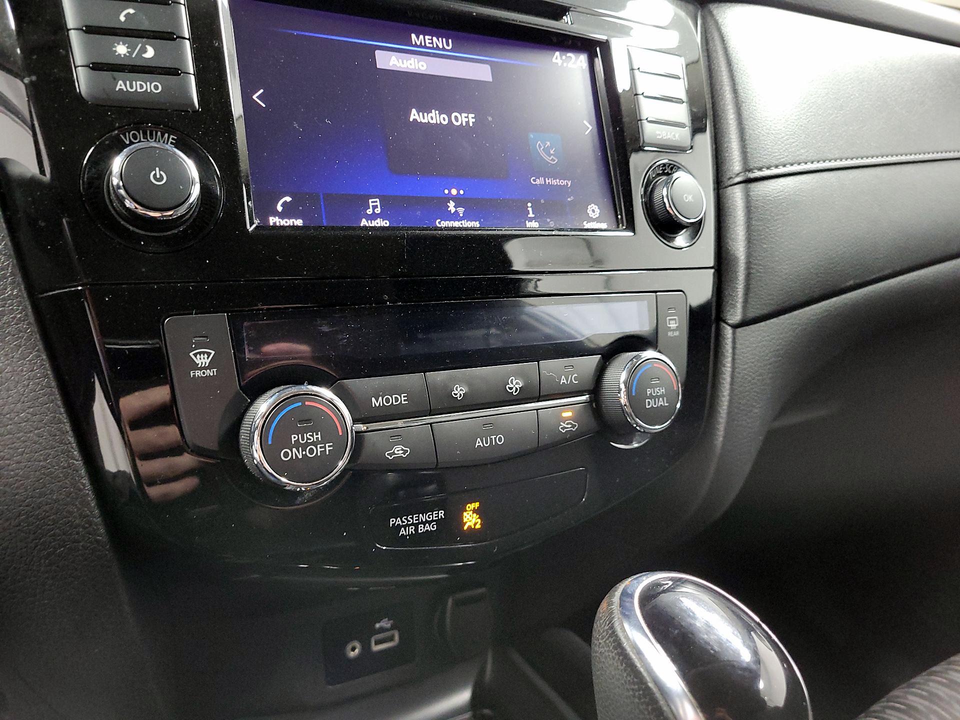 Thumbnail: 2018 Nissan Rogue - 14