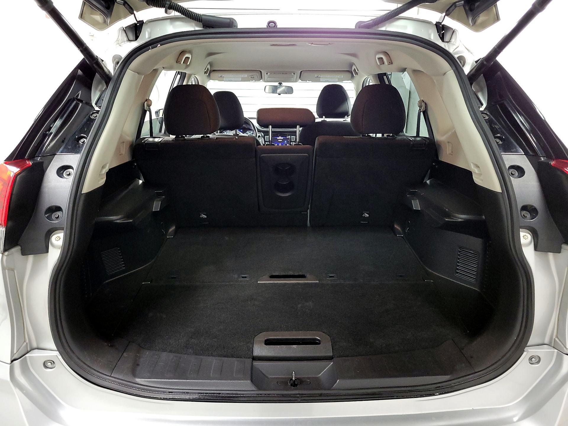 Thumbnail: 2018 Nissan Rogue - 17