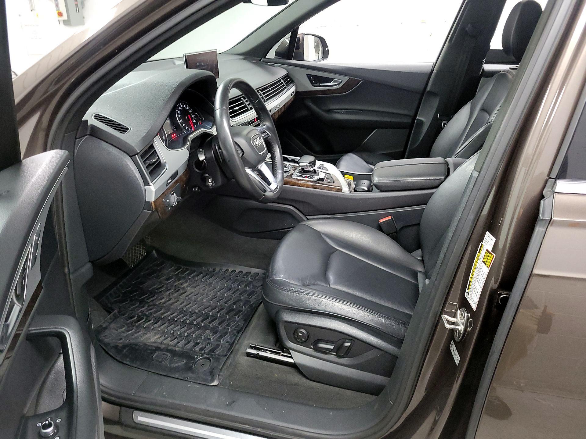 Thumbnail: 2019 Audi Q7 - 11