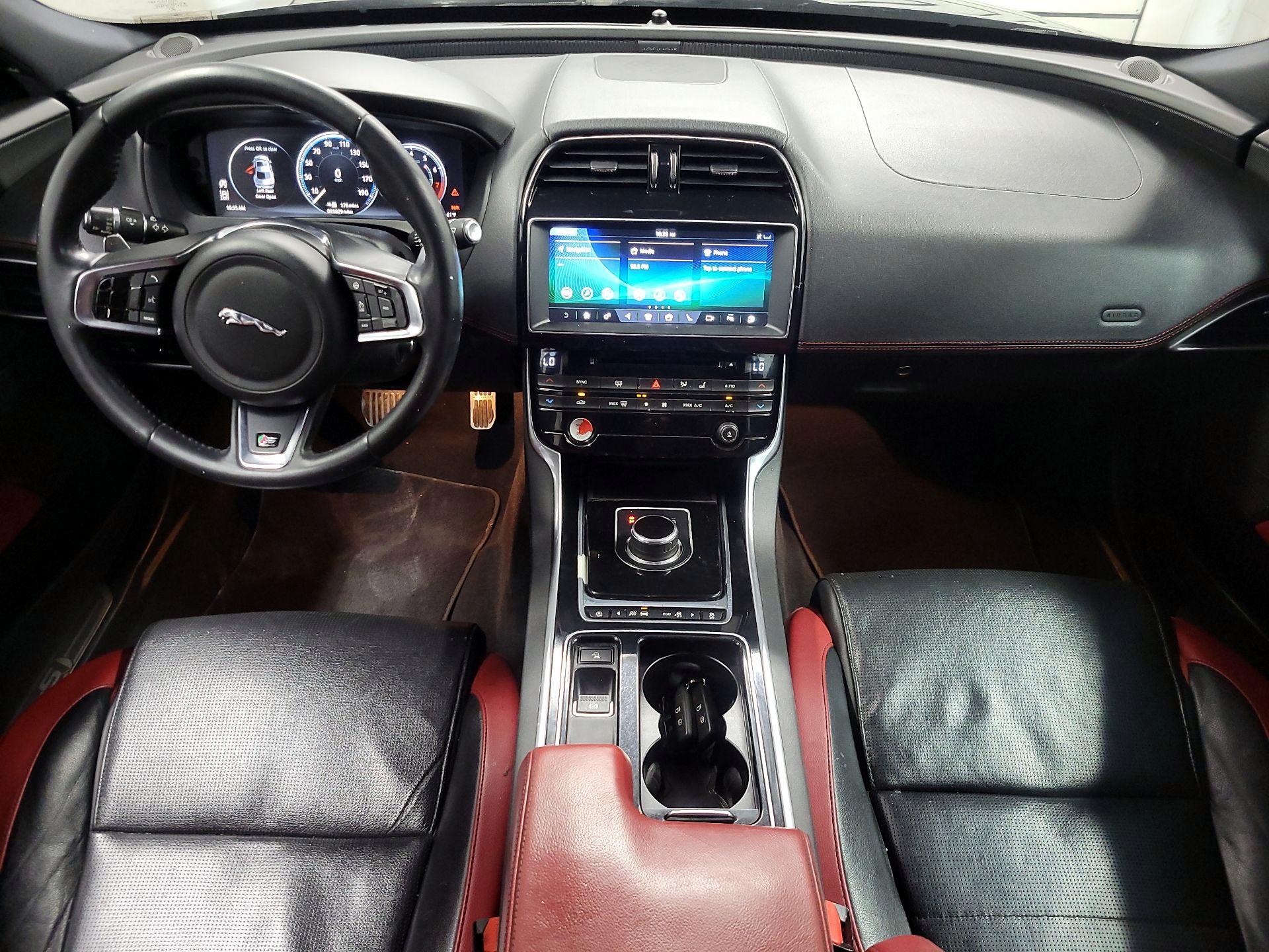 Thumbnail: 2018 Jaguar XE - 9