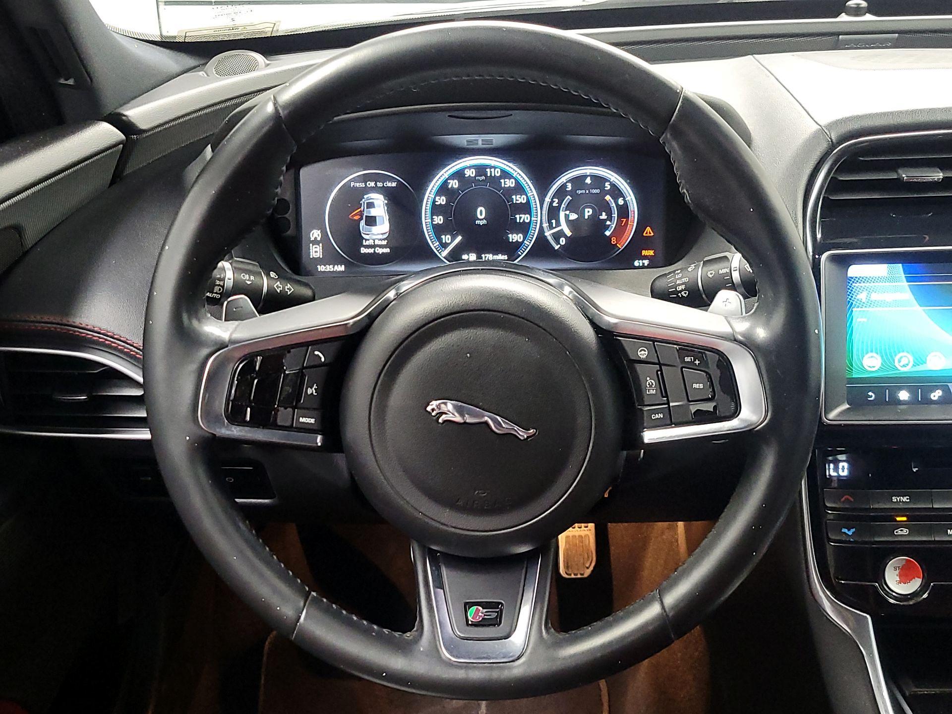 Thumbnail: 2018 Jaguar XE - 10