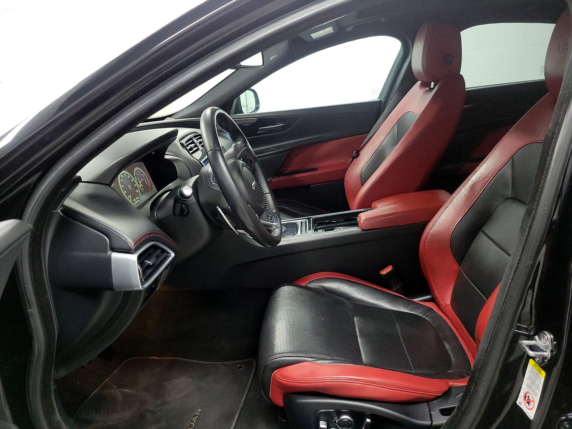 Thumbnail: 2018 Jaguar XE - 11