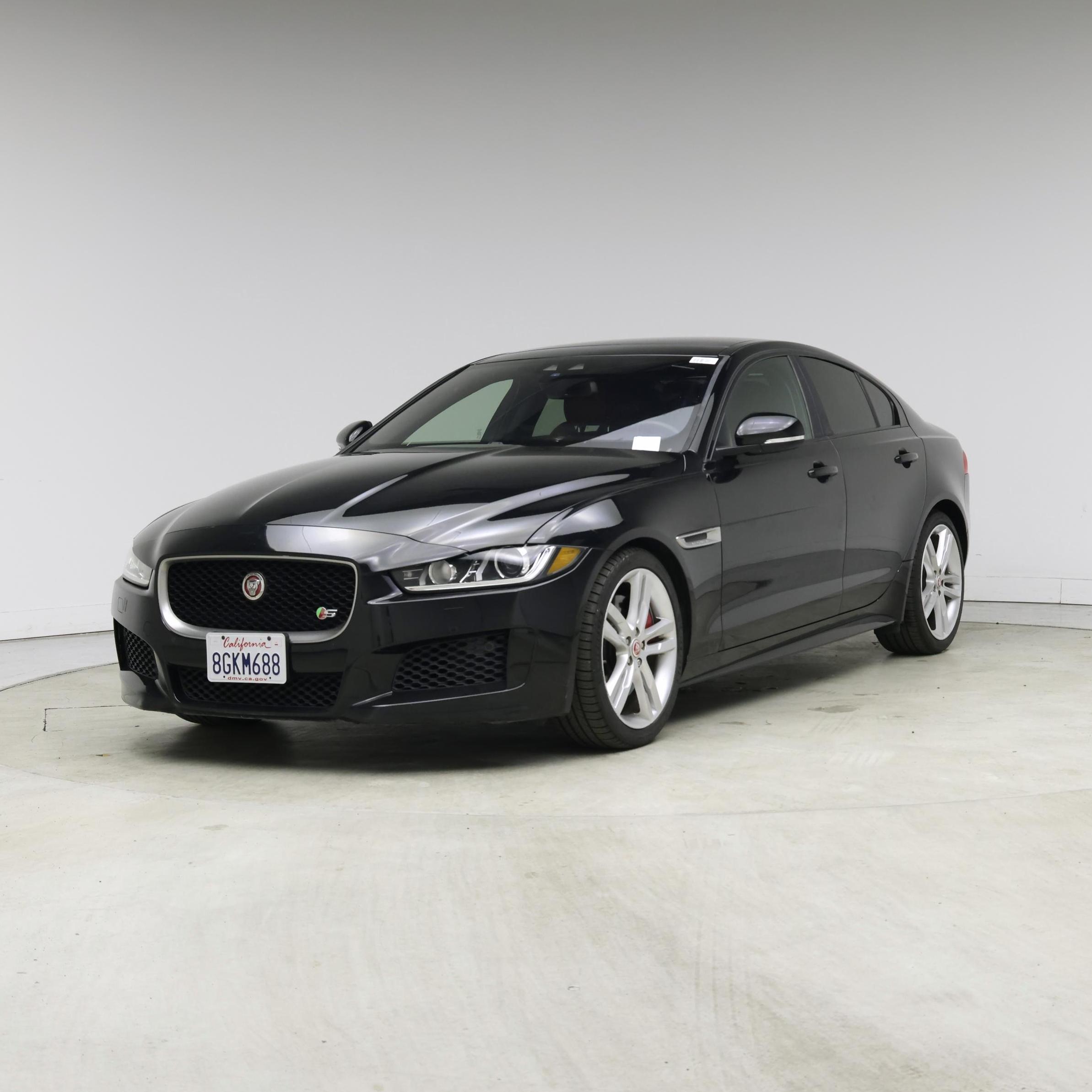 Thumbnail: 2018 Jaguar XE - 4